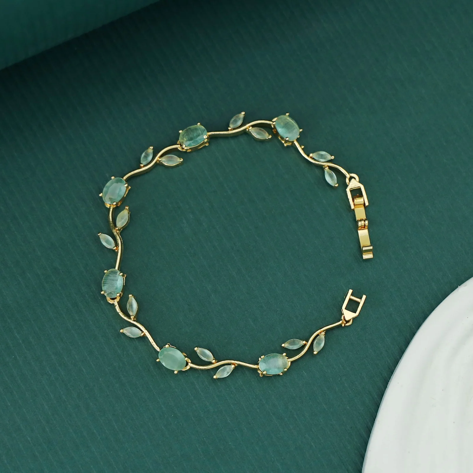Tulip Glossy Claw Bracelet - Image 12