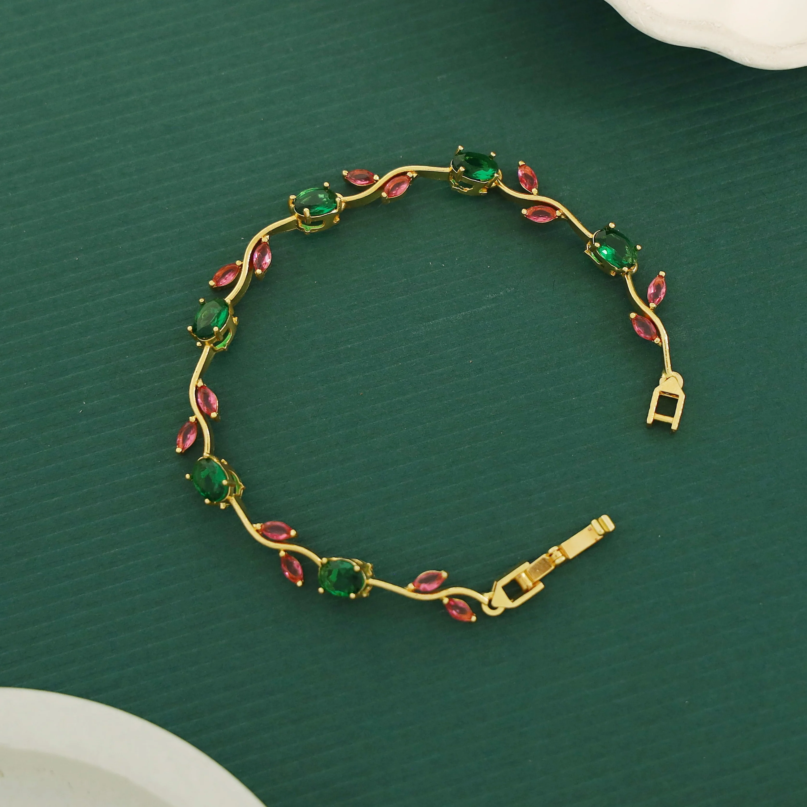 Tulip Glossy Claw Bracelet - Image 2