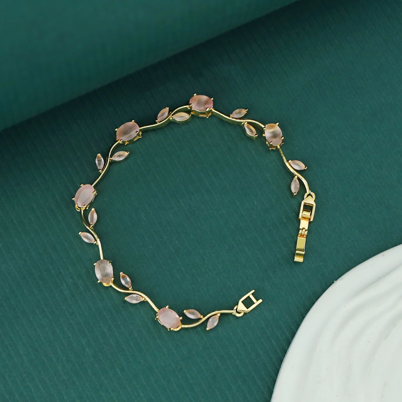 Tulip Glossy Claw Bracelet - Image 3