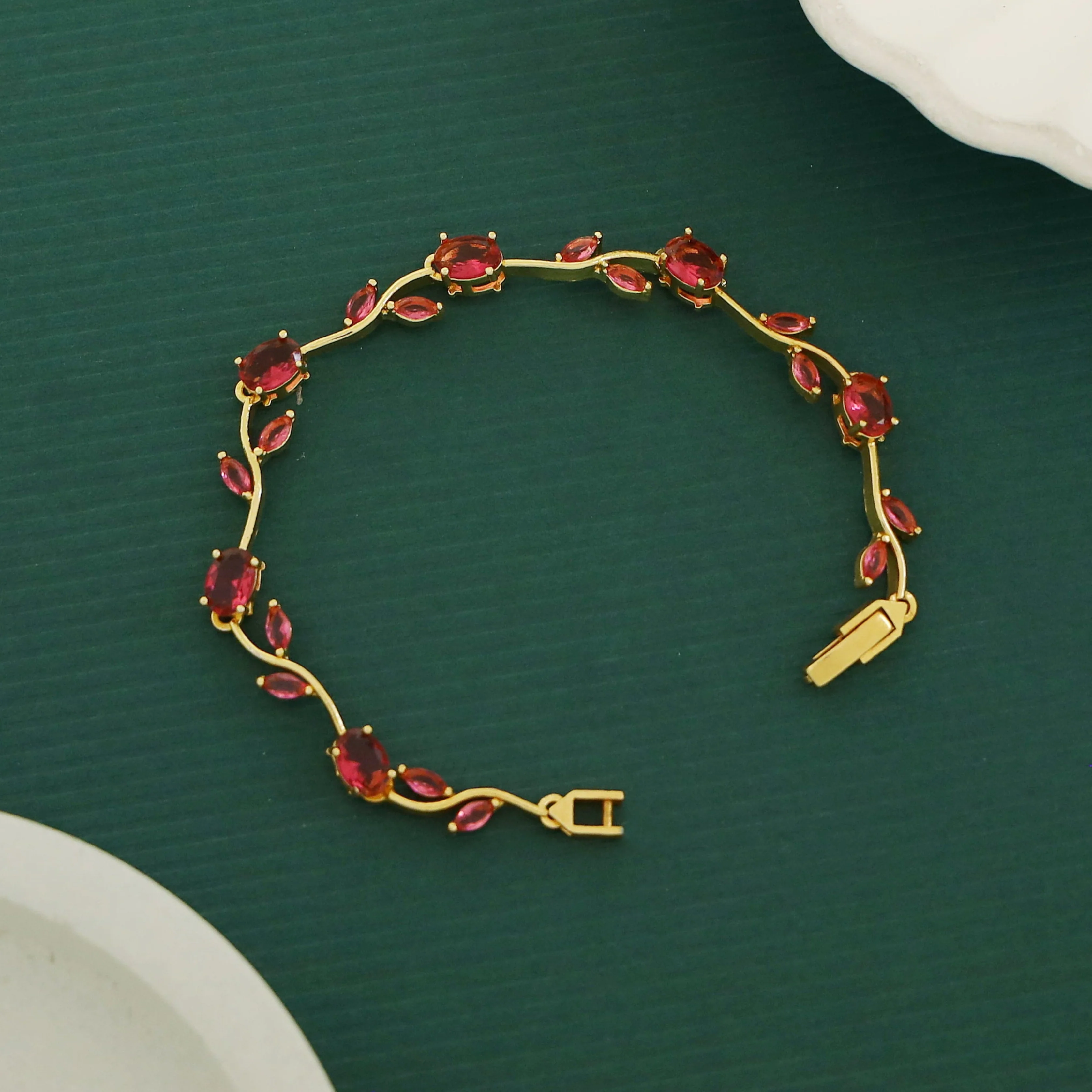 Tulip Glossy Claw Bracelet - Image 6