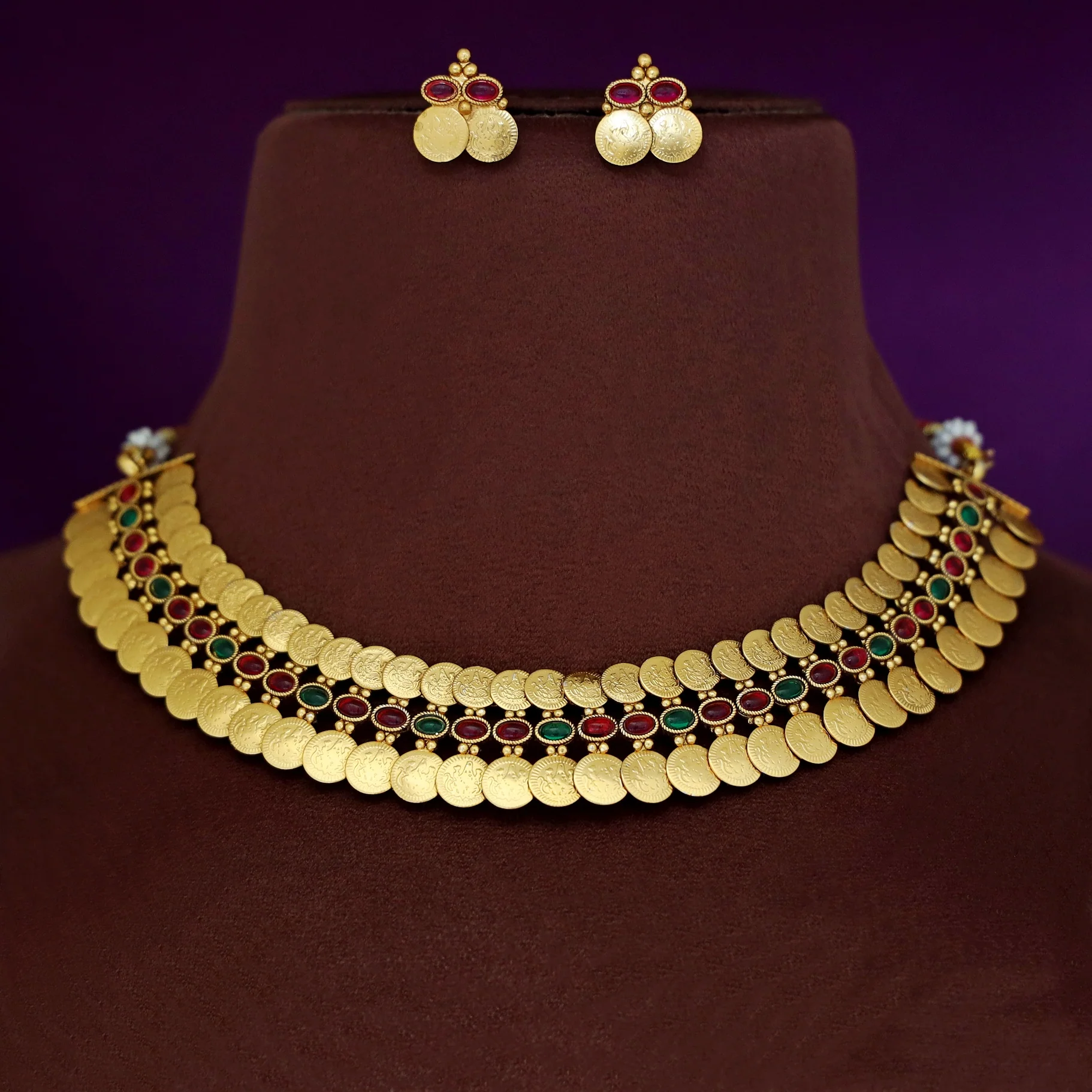 Hritvika Twin Kashi Oval Stone Short Neckpiece With Earring - Image 2