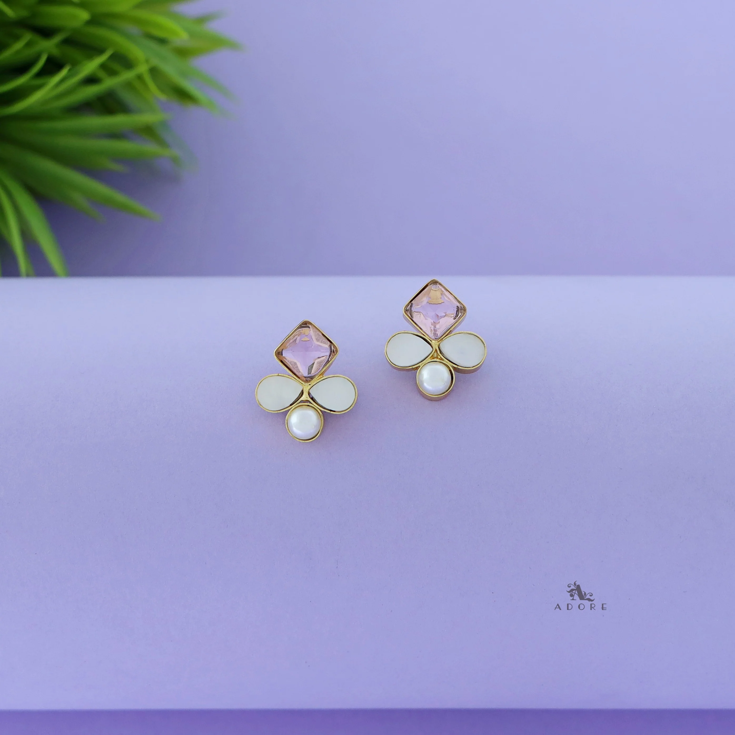 Twin Leaf Diamond Glossy MOP Stud - Image 5