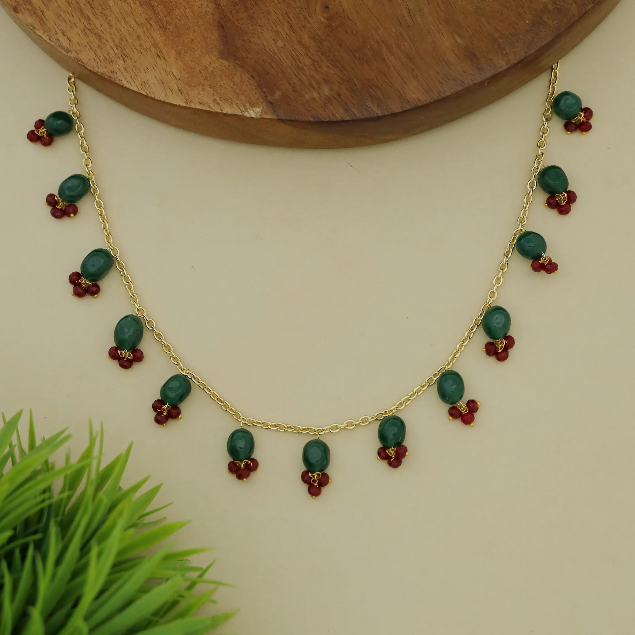 Trivia Golden Chainy Beaded Neckpiece - Image 10