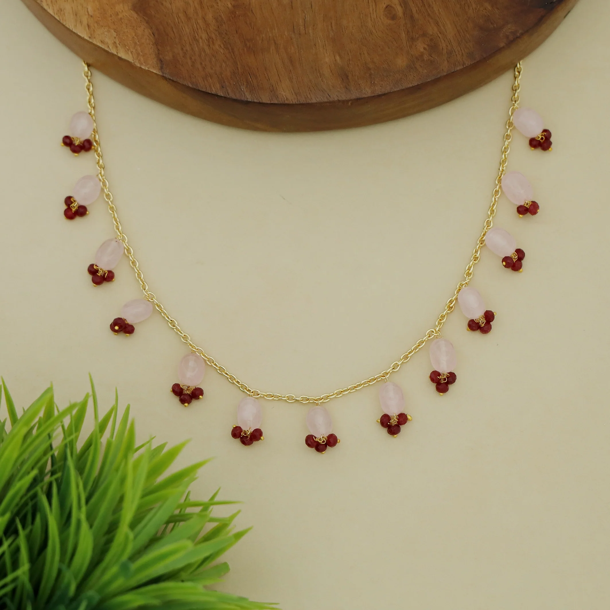 Trivia Golden Chainy Beaded Neckpiece - Image 4