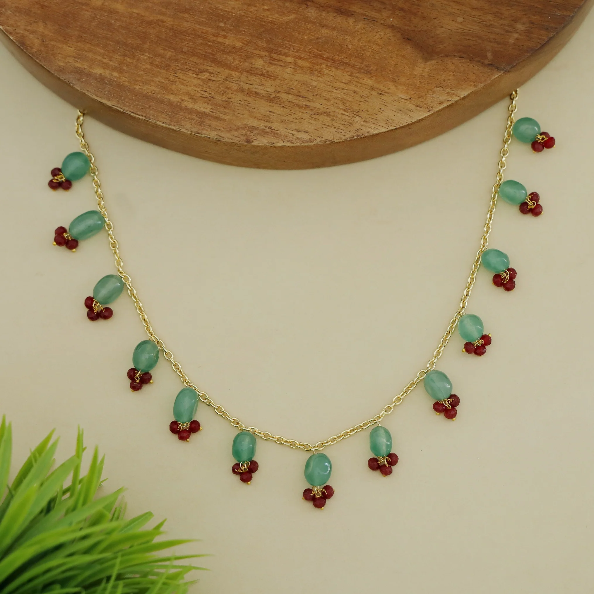Trivia Golden Chainy Beaded Neckpiece - Image 6