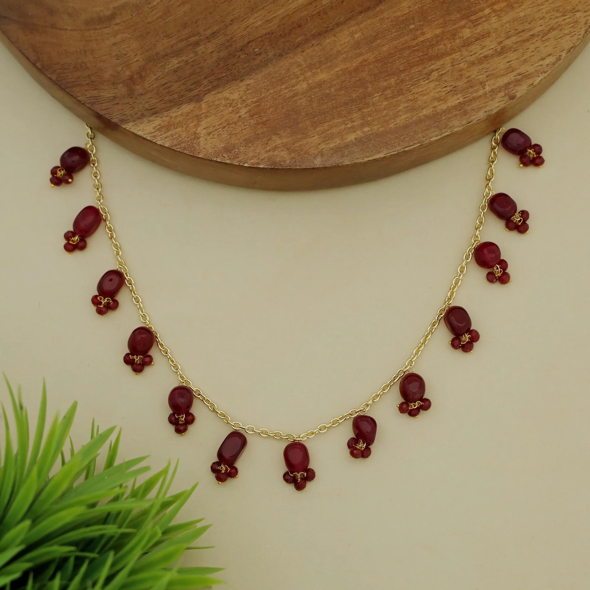 Trivia Golden Chainy Beaded Neckpiece - Image 8