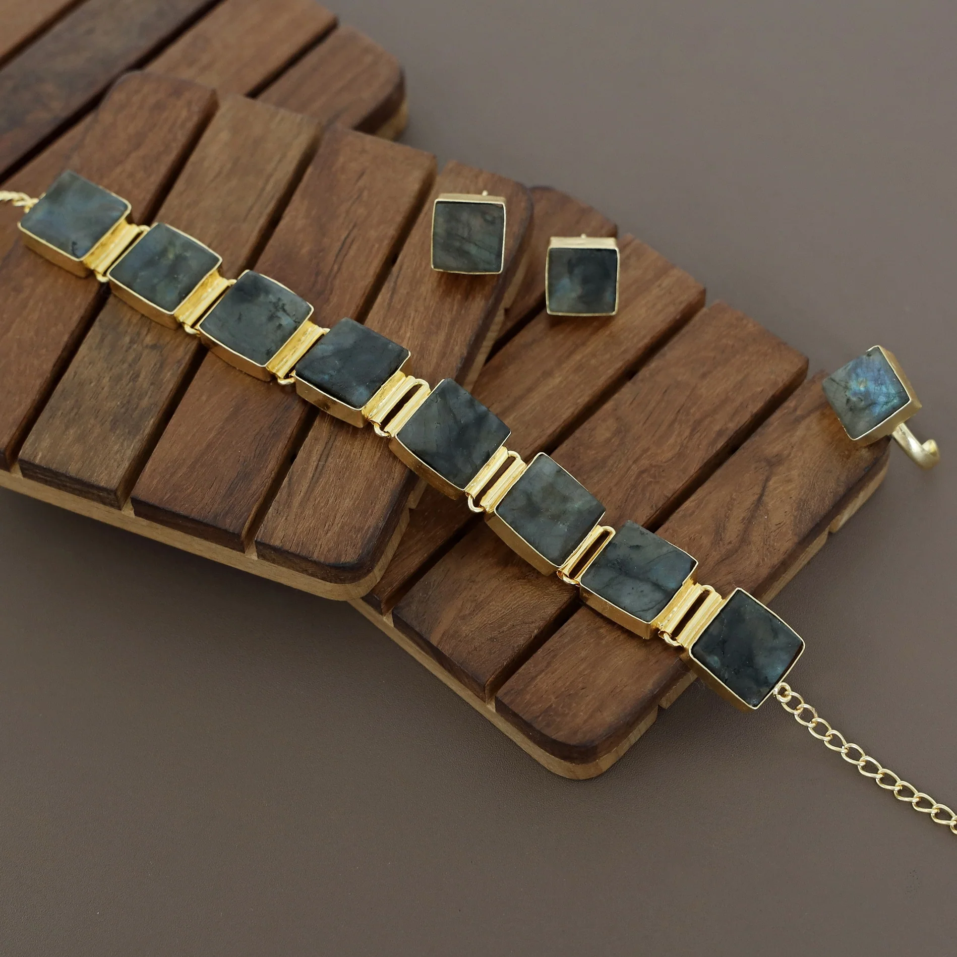 Unique 3 in 1 Square Choker Combo Set - Image 9
