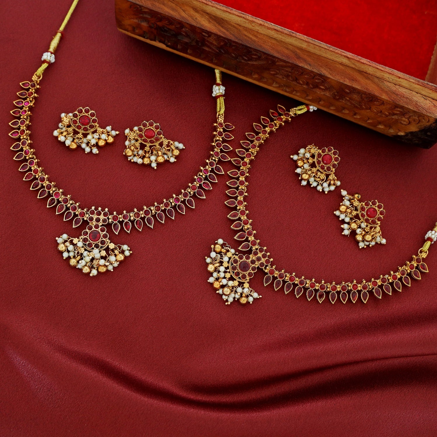 Uttara Floral Palakka Short Neckpiece With Earring - Image 5