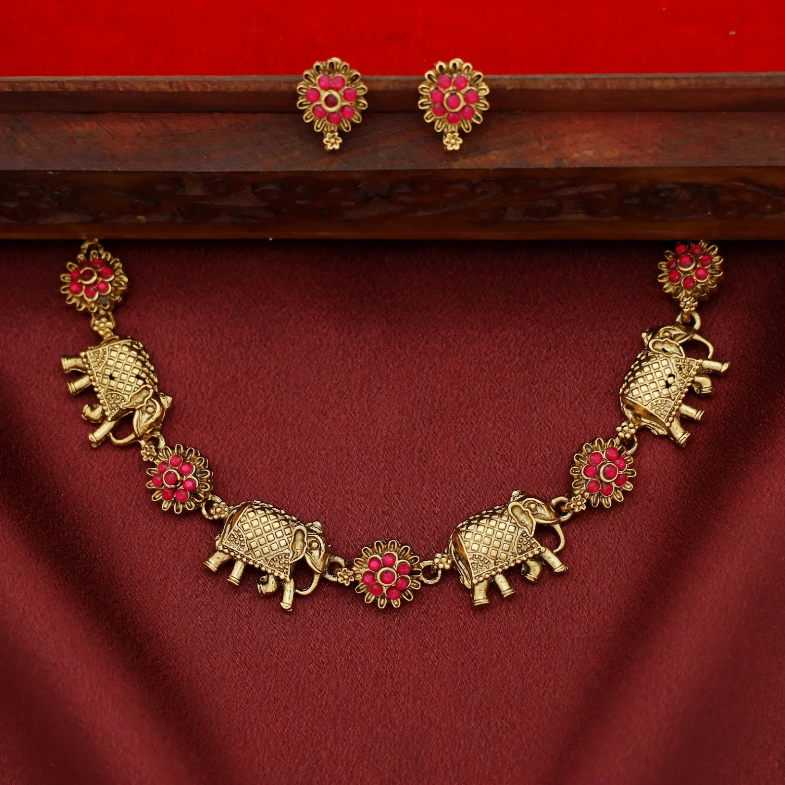 Vaibhavi Airavath Flower Short Neckpiece / Choker With Stud - Image 2