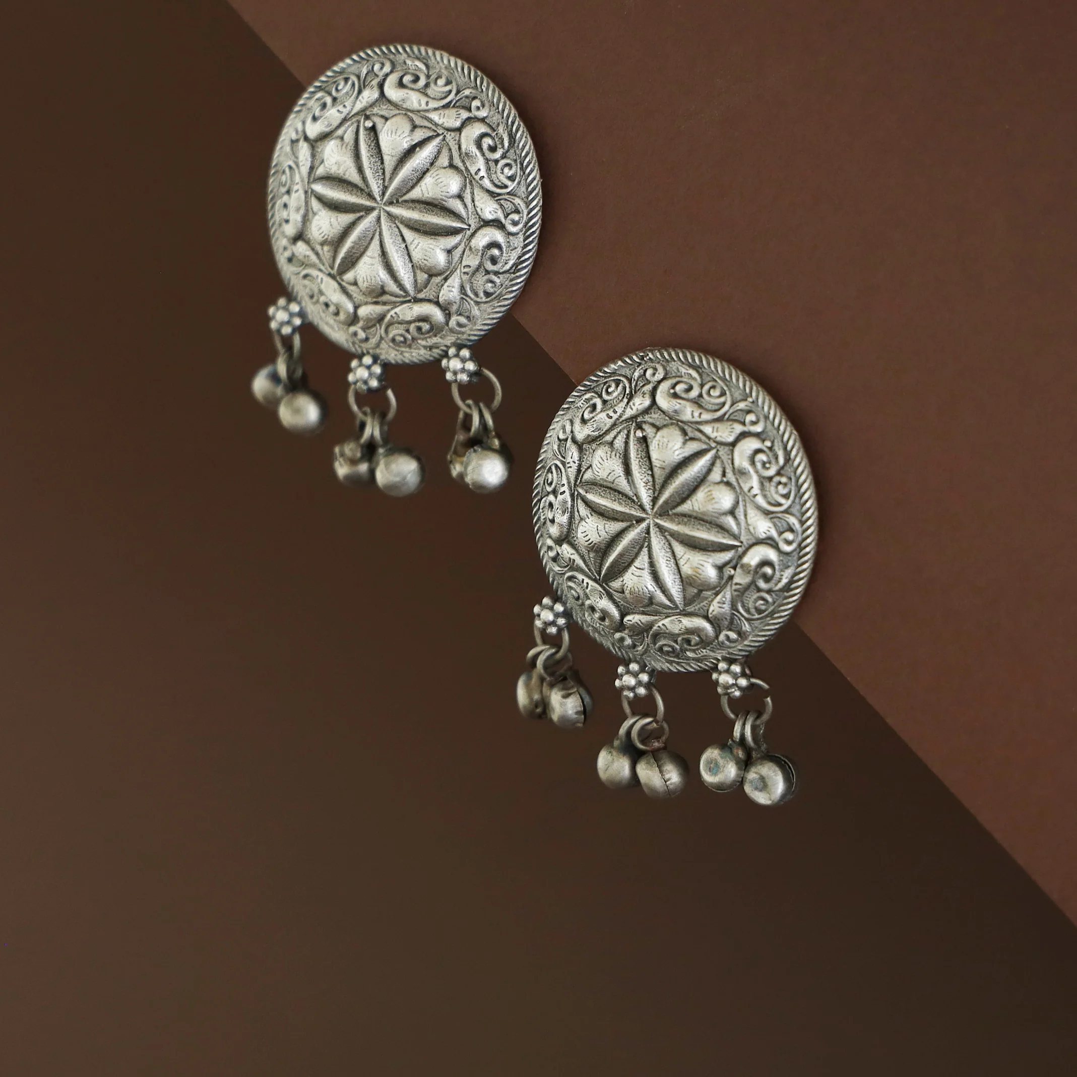Vaiga Antique Silver Circle Ghungroo Earring - Image 3