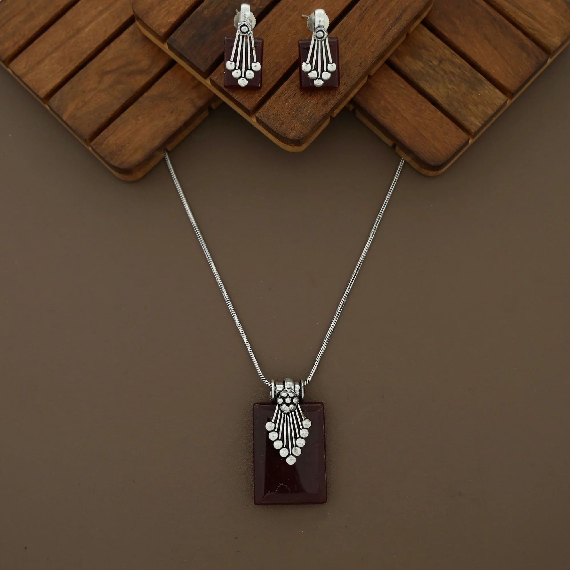 Valena Neckpiece With Earring - Image 6