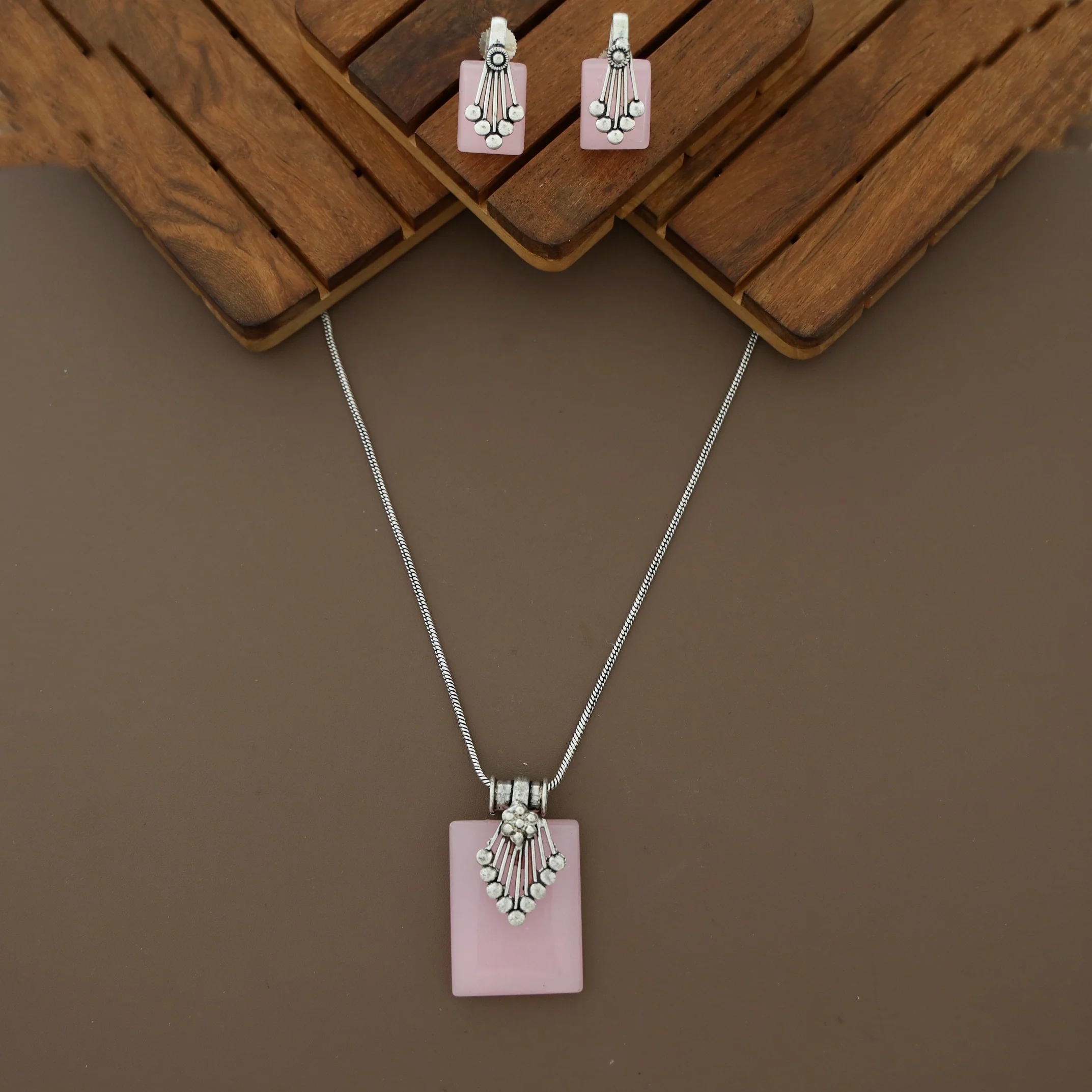 Valena Neckpiece With Earring - Image 7