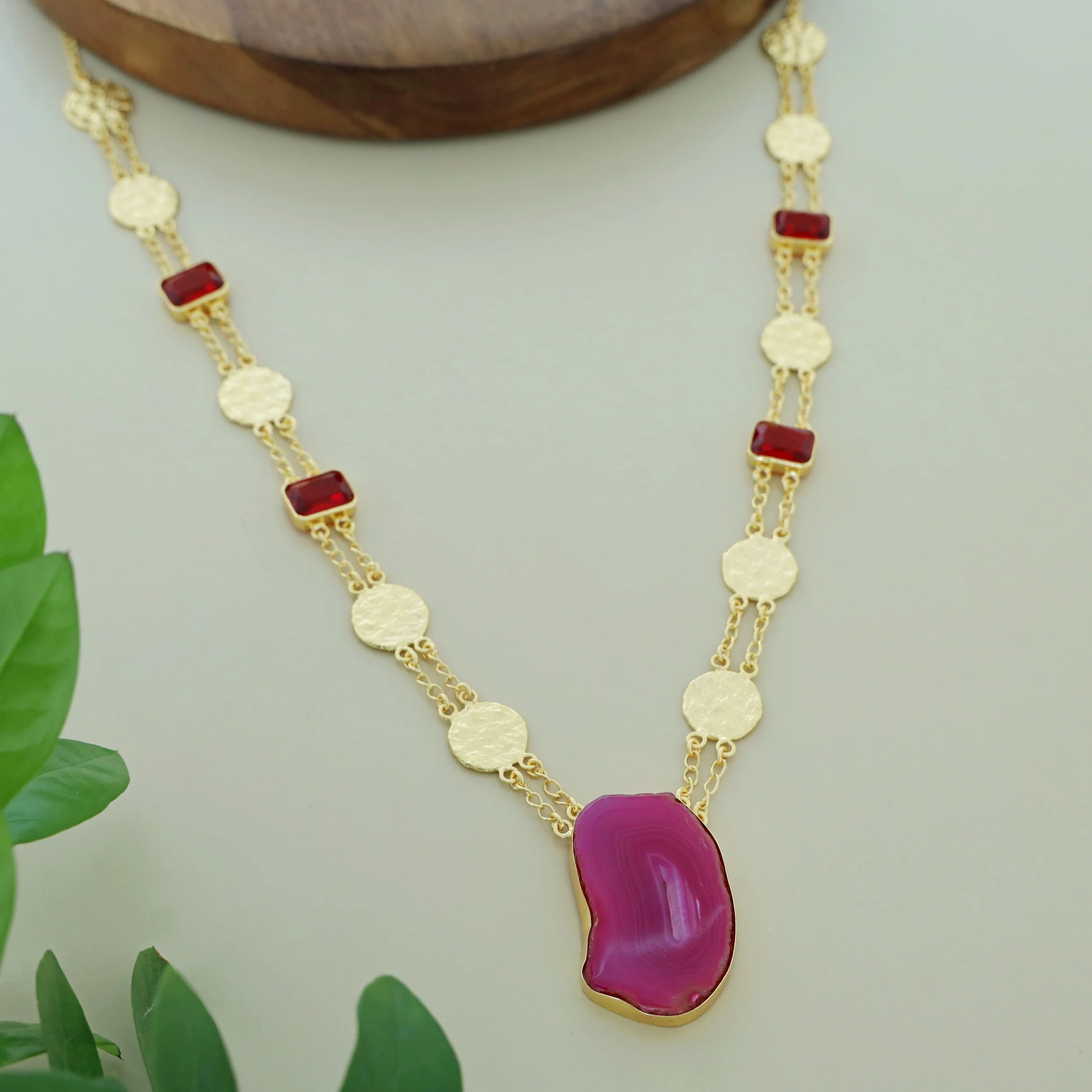 Vama Golden Hammered Circle Glossy + Agate Neckpiece - Image 8