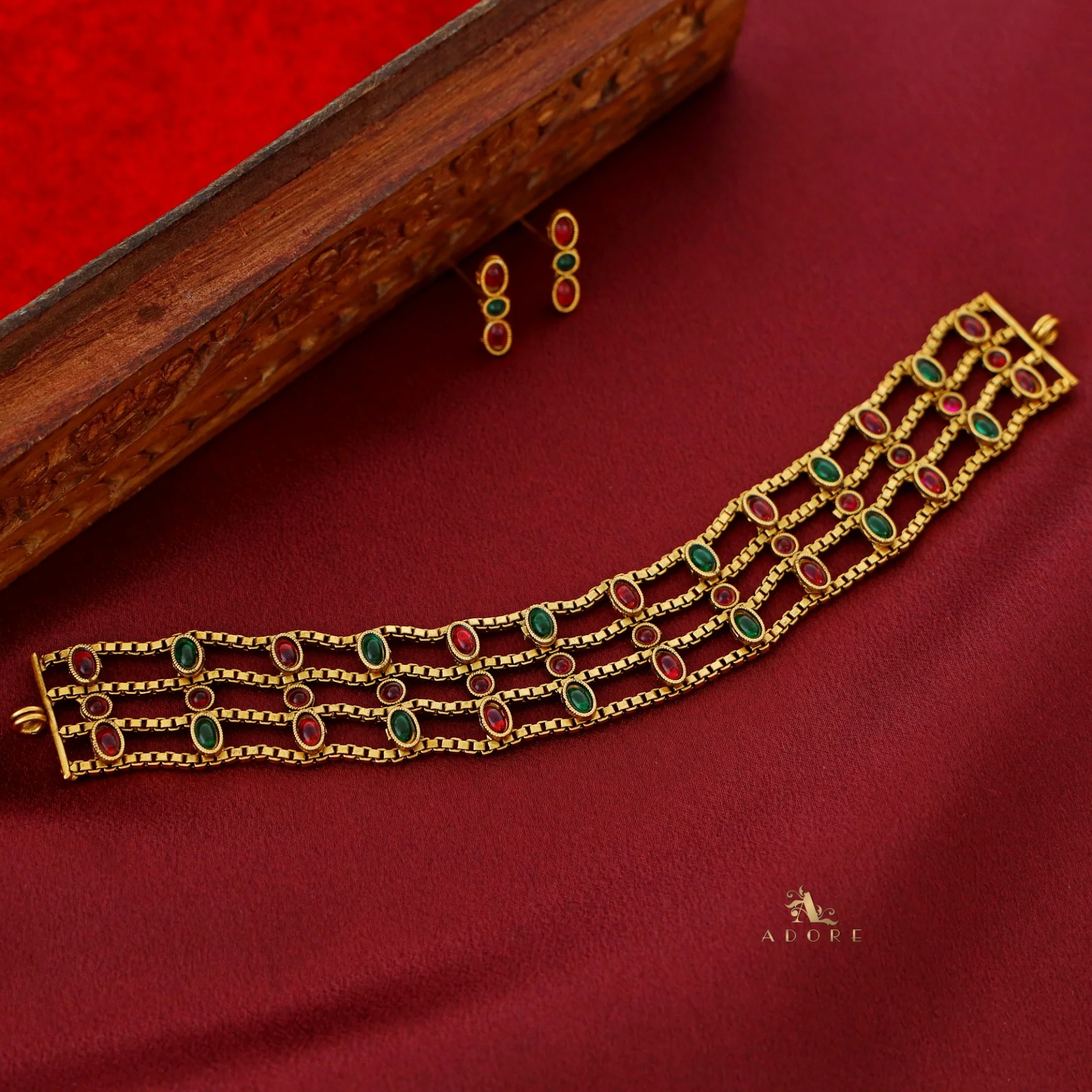Vamika Tri Layer Kemp Stone Choker With Earring - Image 4