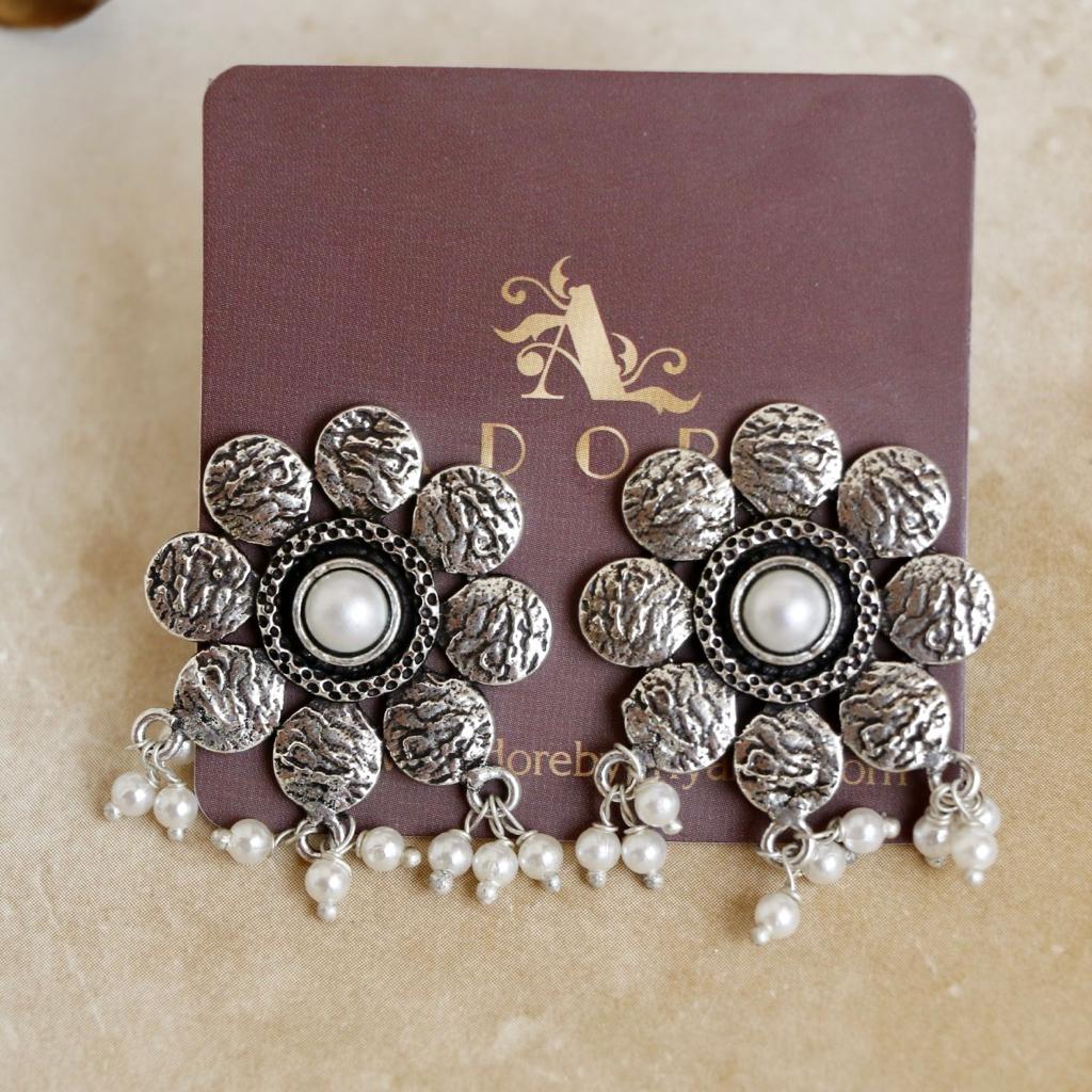 Vanessa Floral Earring - Image 3