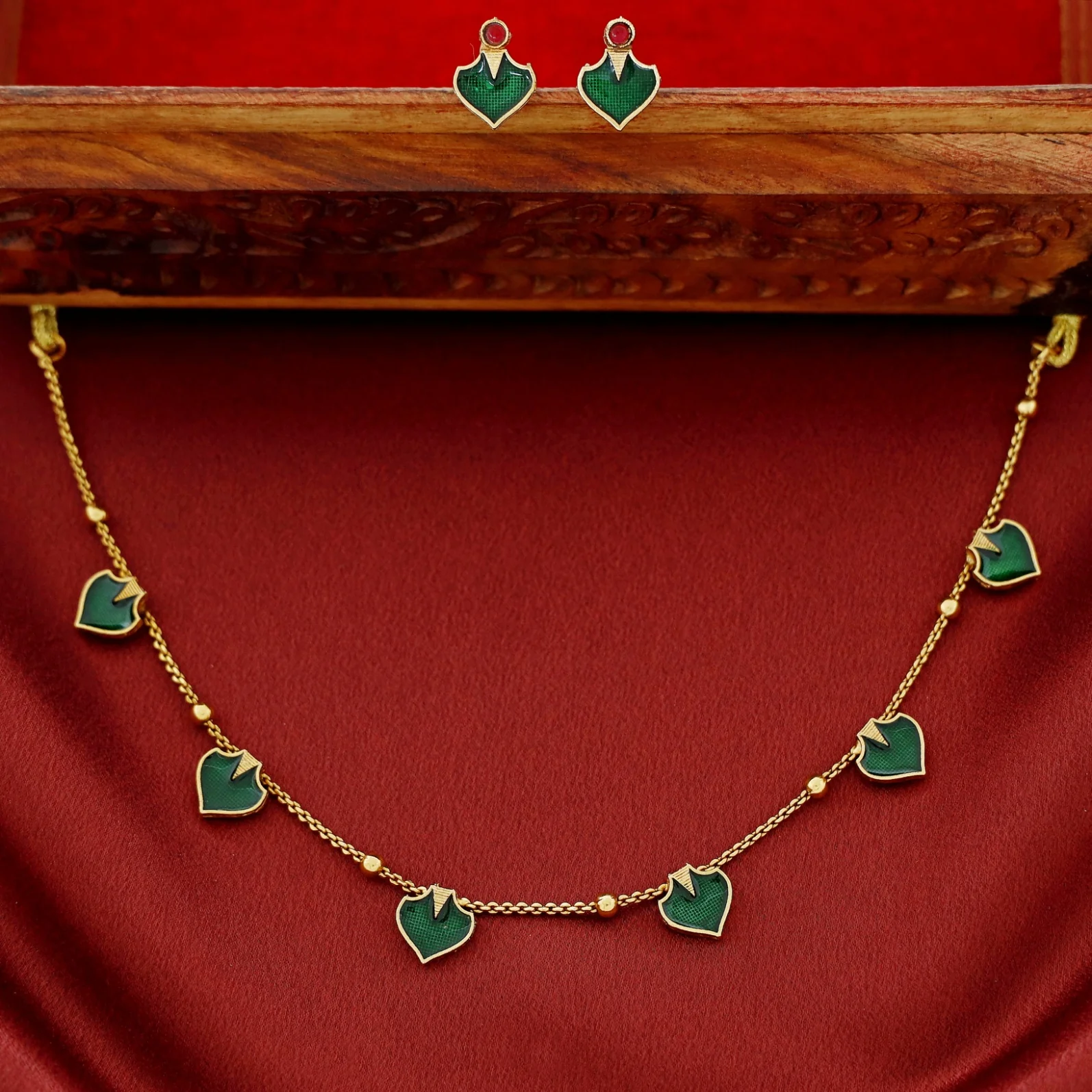 Vanika Golden Ball Palakka Short Neckpiece With Stud - Image 2