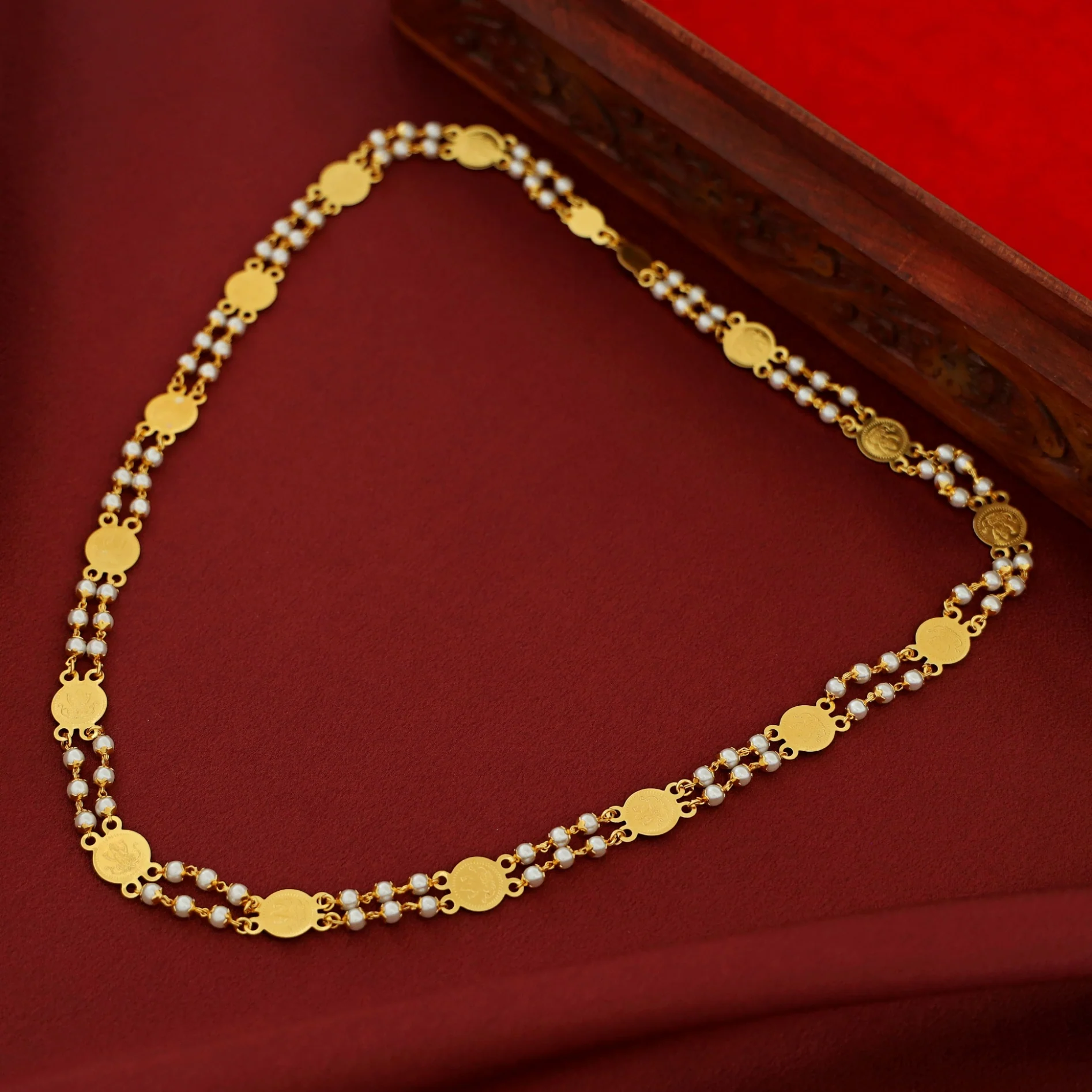 Vanika Pearl Kashi Neckpiece - Image 4