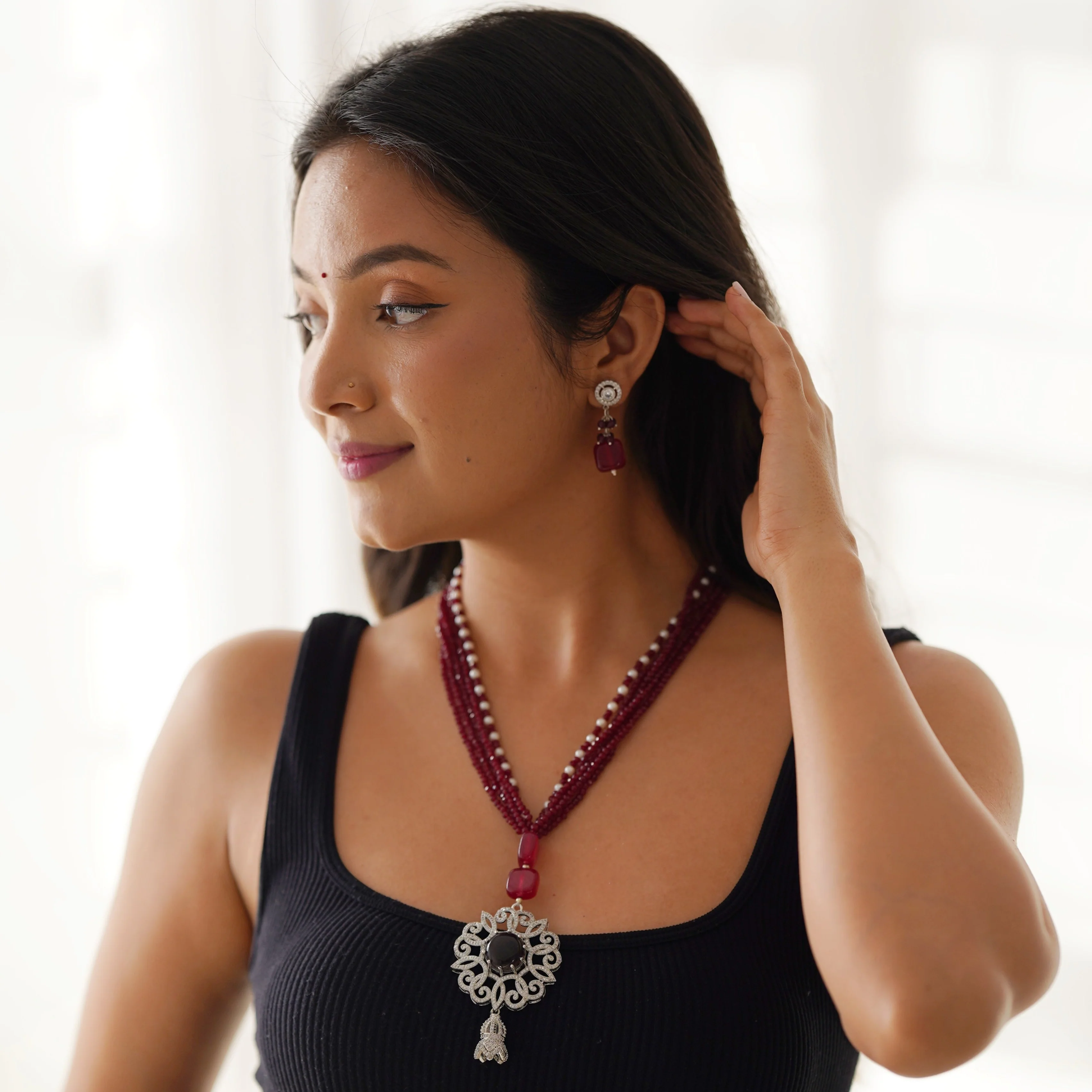 Vardhani Long Neckpiece With Earring - Image 8