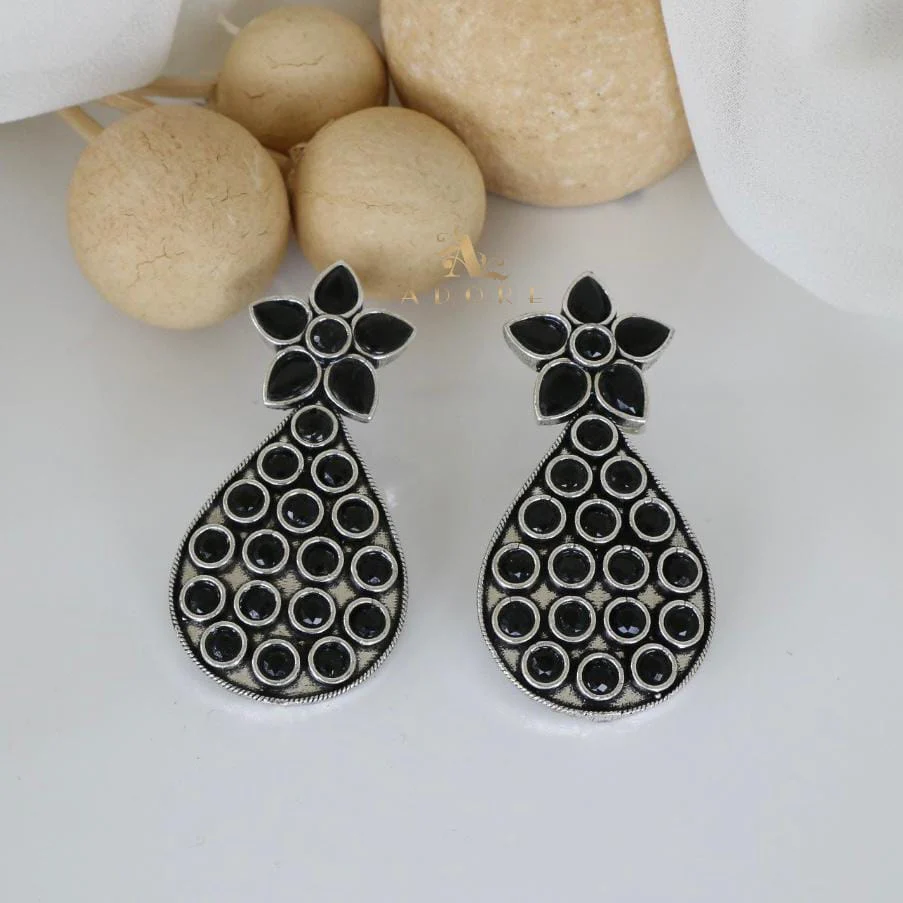 Varna Dew Drop Earring - Image 10