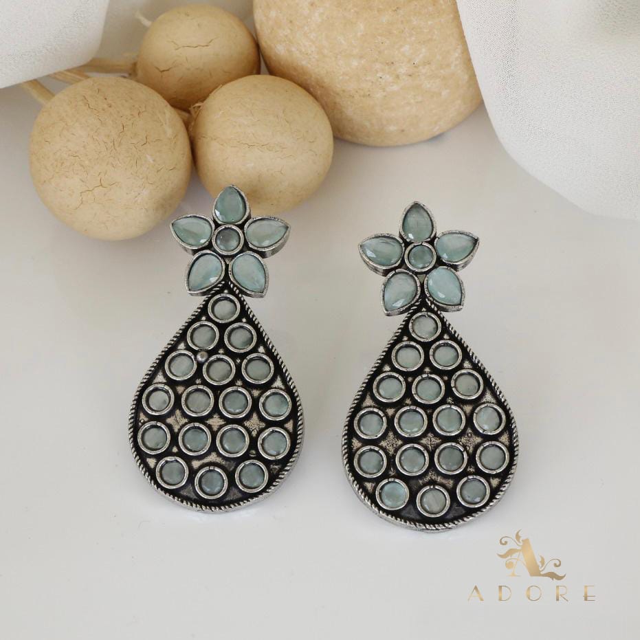 Varna Dew Drop Earring - Image 9