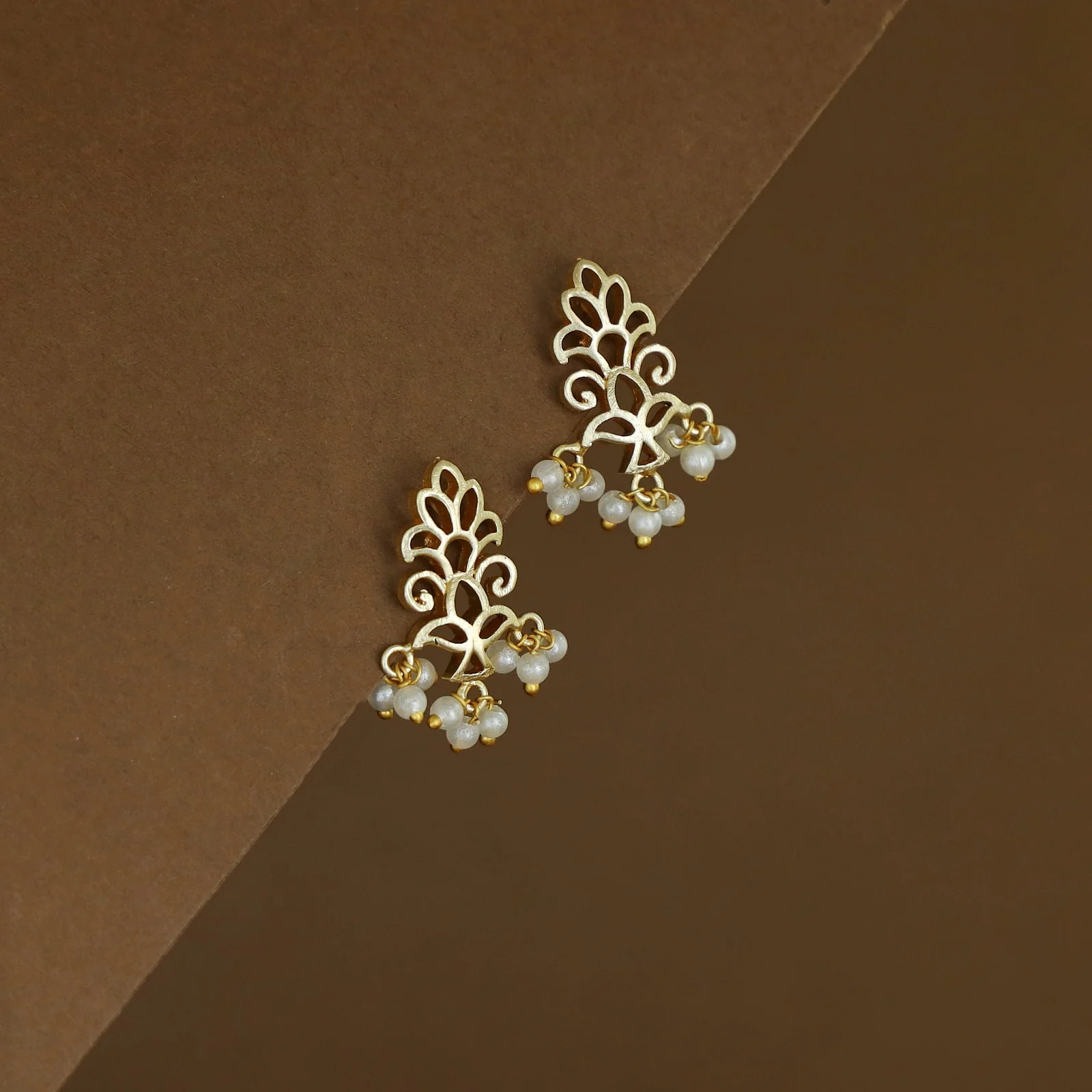 Vedha Golden Cluster Pearl Earring - Image 2