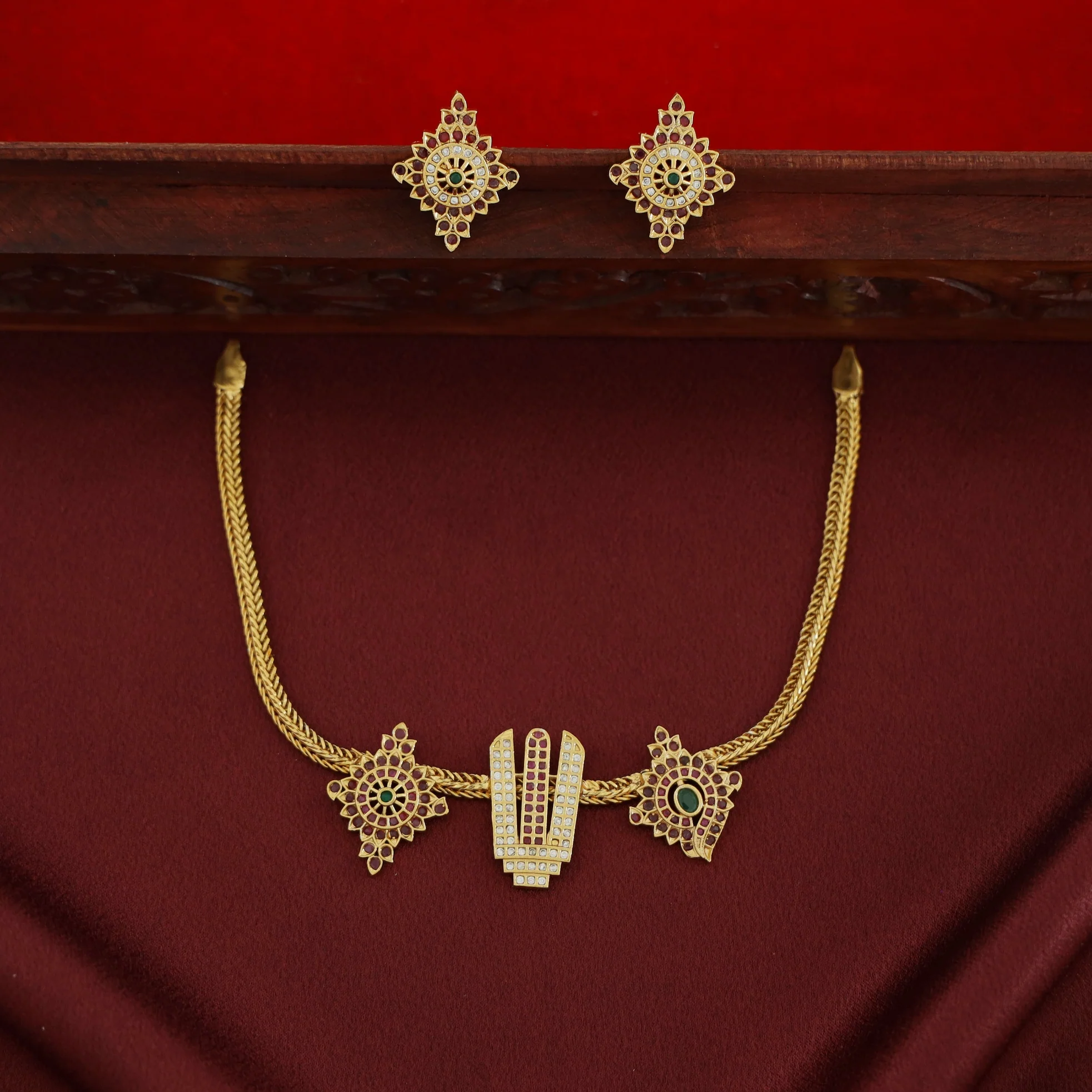 Venkateshwara Balaji Pendant Choker With Earring - Image 2