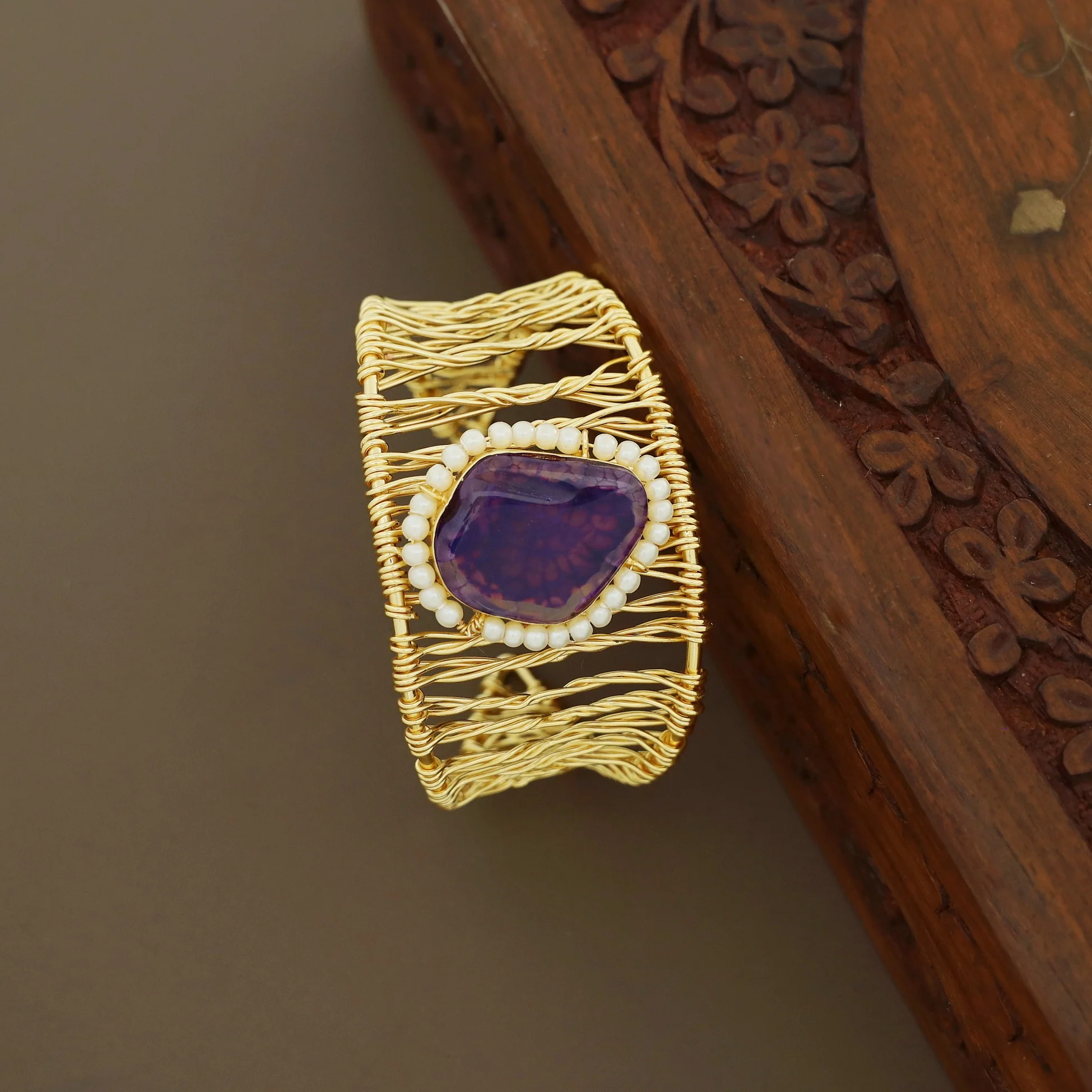 Versha Golden Wired Agate Pearl Bangle - Image 12