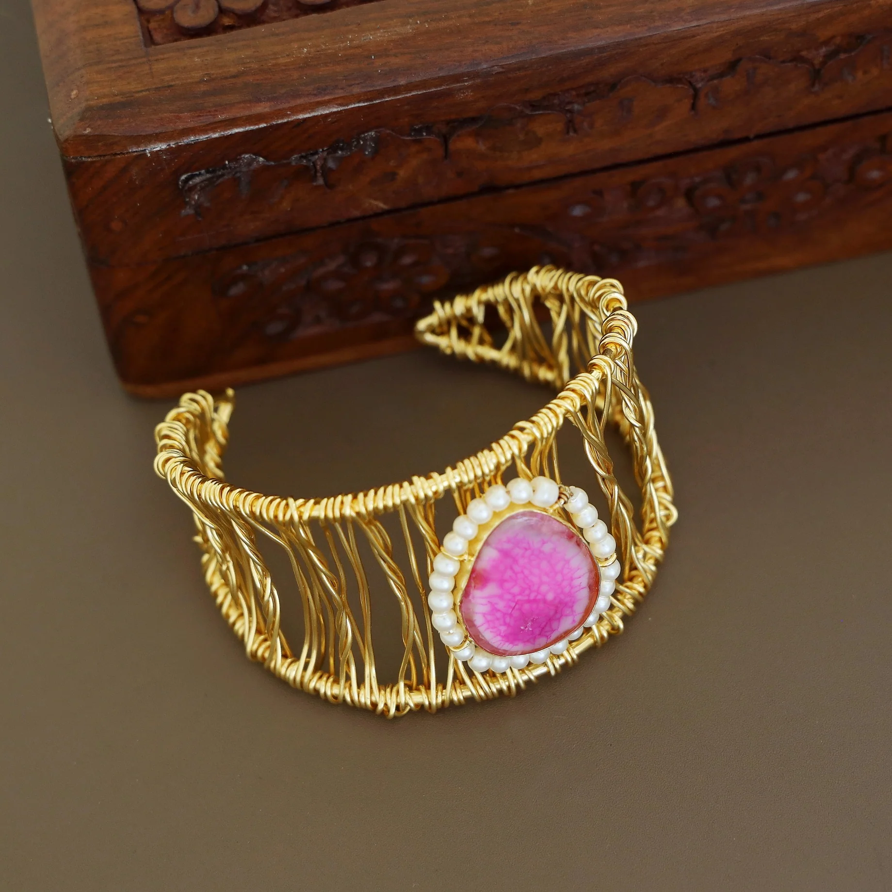 Versha Golden Wired Agate Pearl Bangle - Image 17