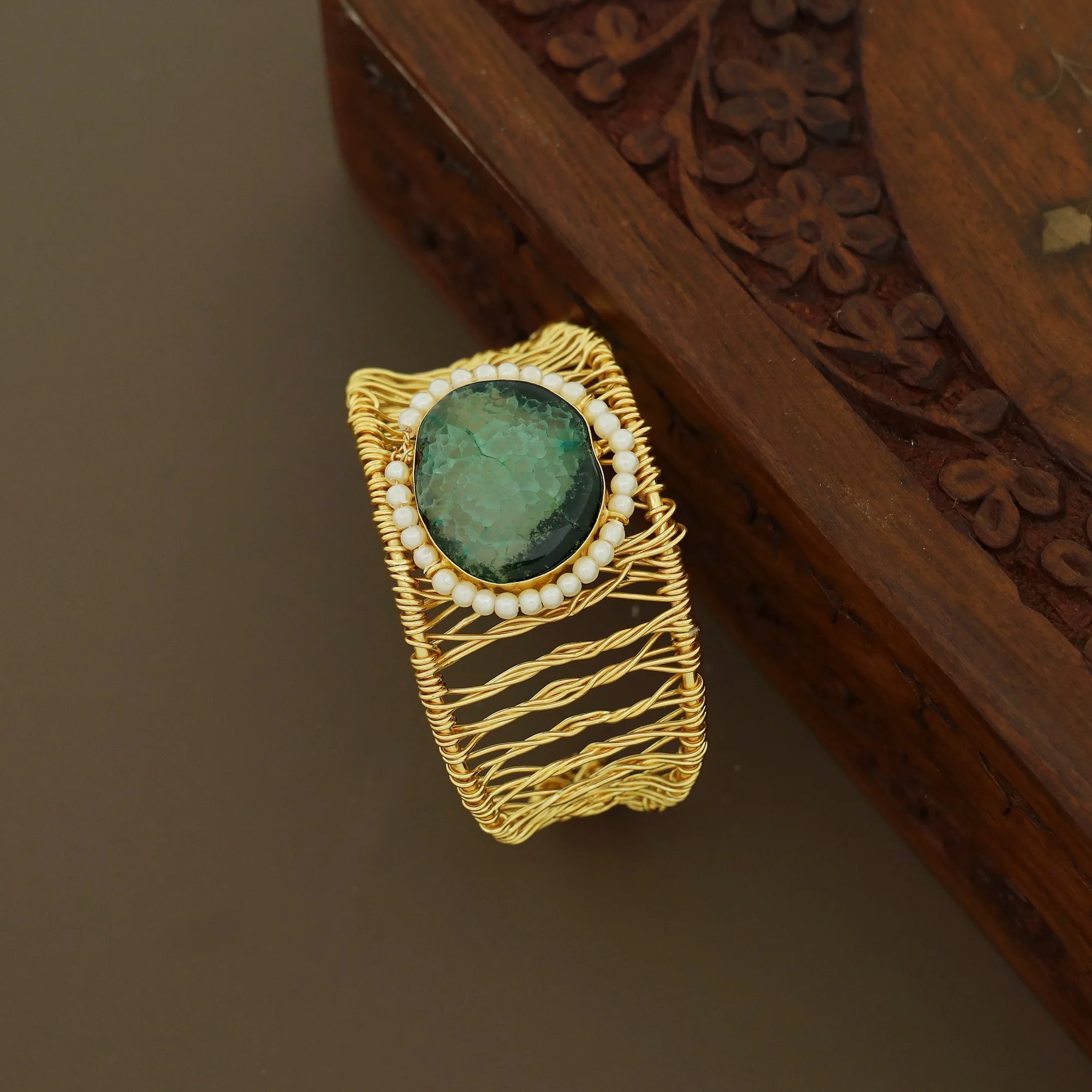 Versha Golden Wired Agate Pearl Bangle - Image 8