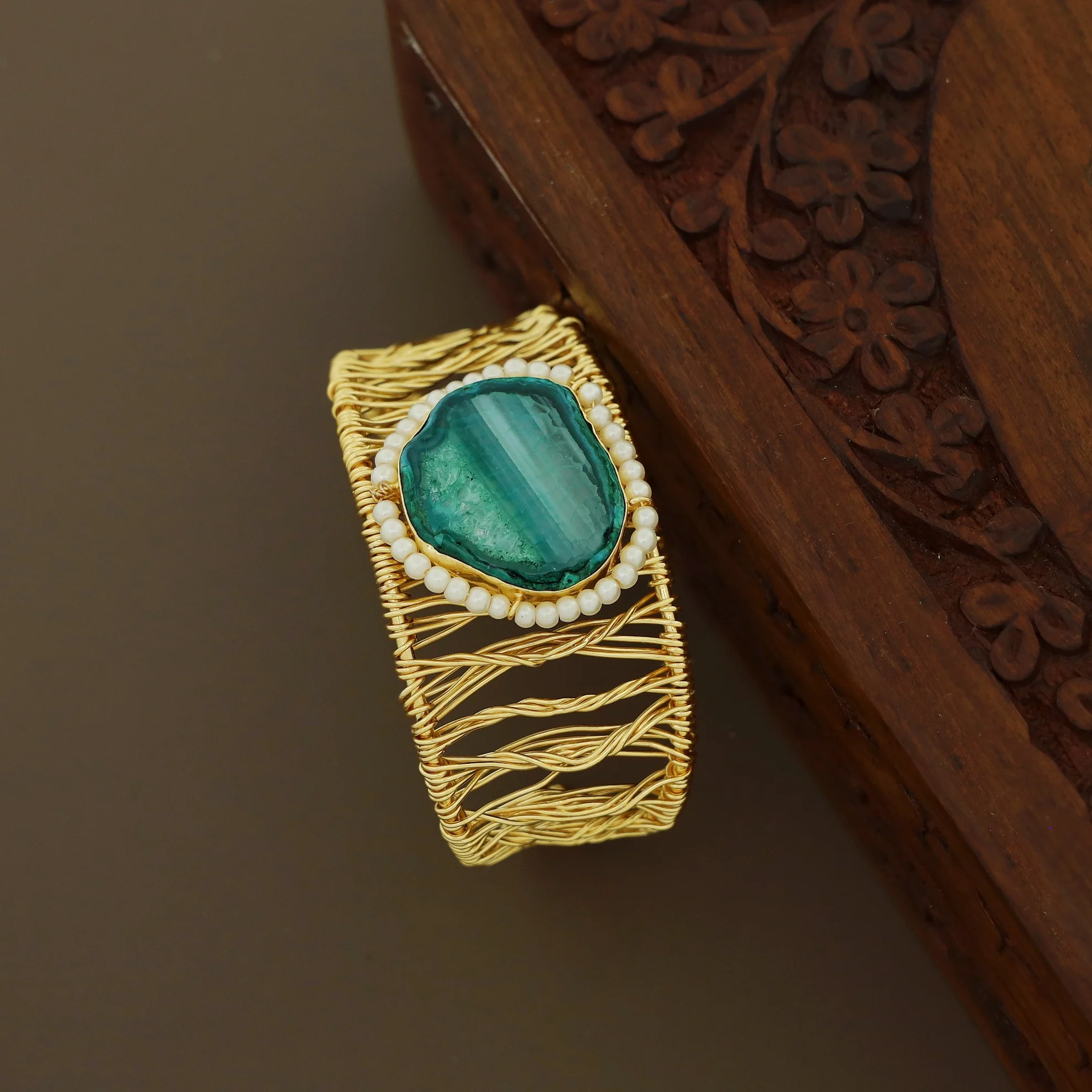 Versha Golden Wired Agate Pearl Bangle - Image 9