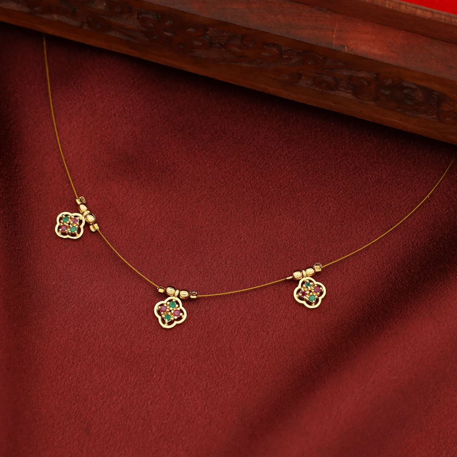 Viaansha Tri Flower String Neckpiece - Image 10