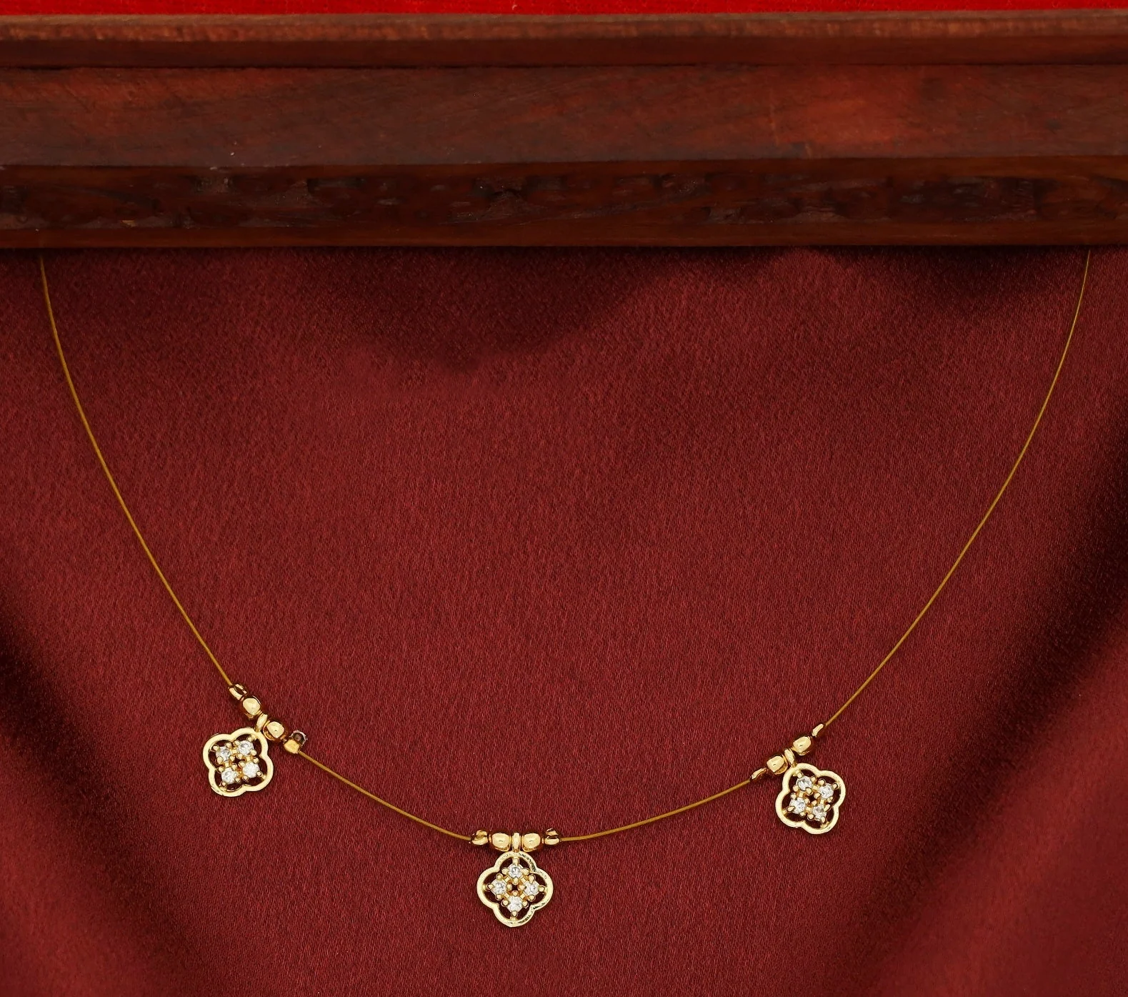 Viaansha Tri Flower String Neckpiece - Image 8