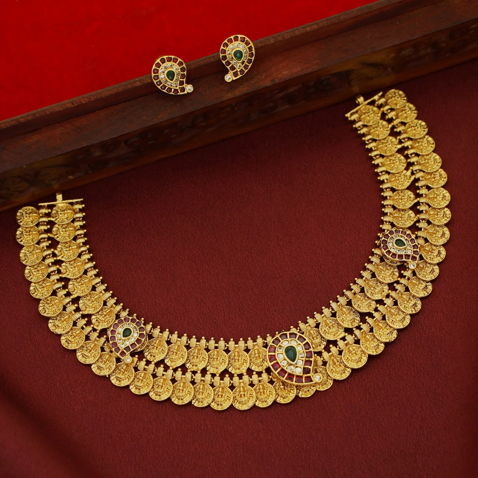 Vidhatri Devi 2 Layer Kashi Mango Short Neckpiece With Stud - Image 3
