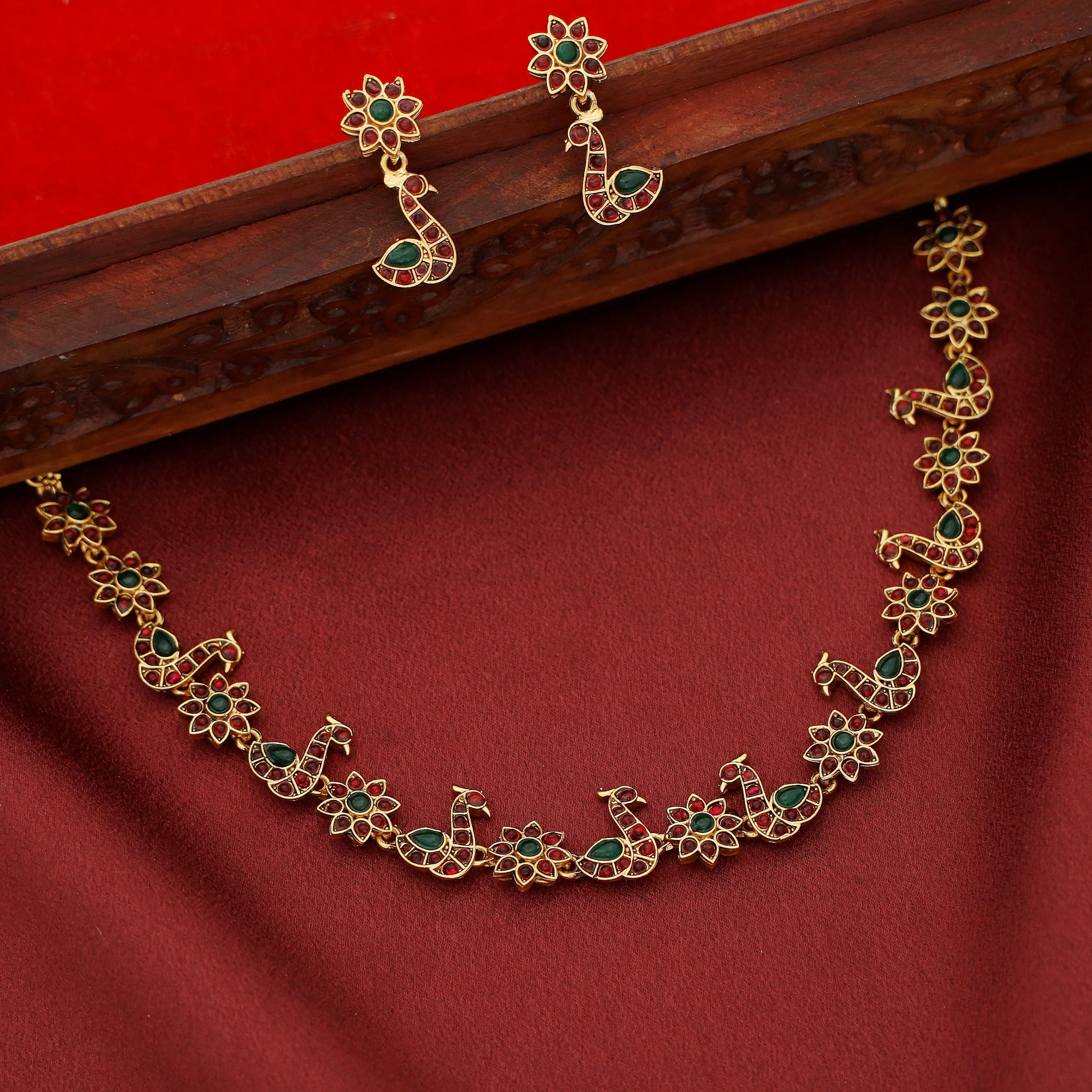 Vidhi Mayura Floral Short Neckpiece With Earring - Image 5