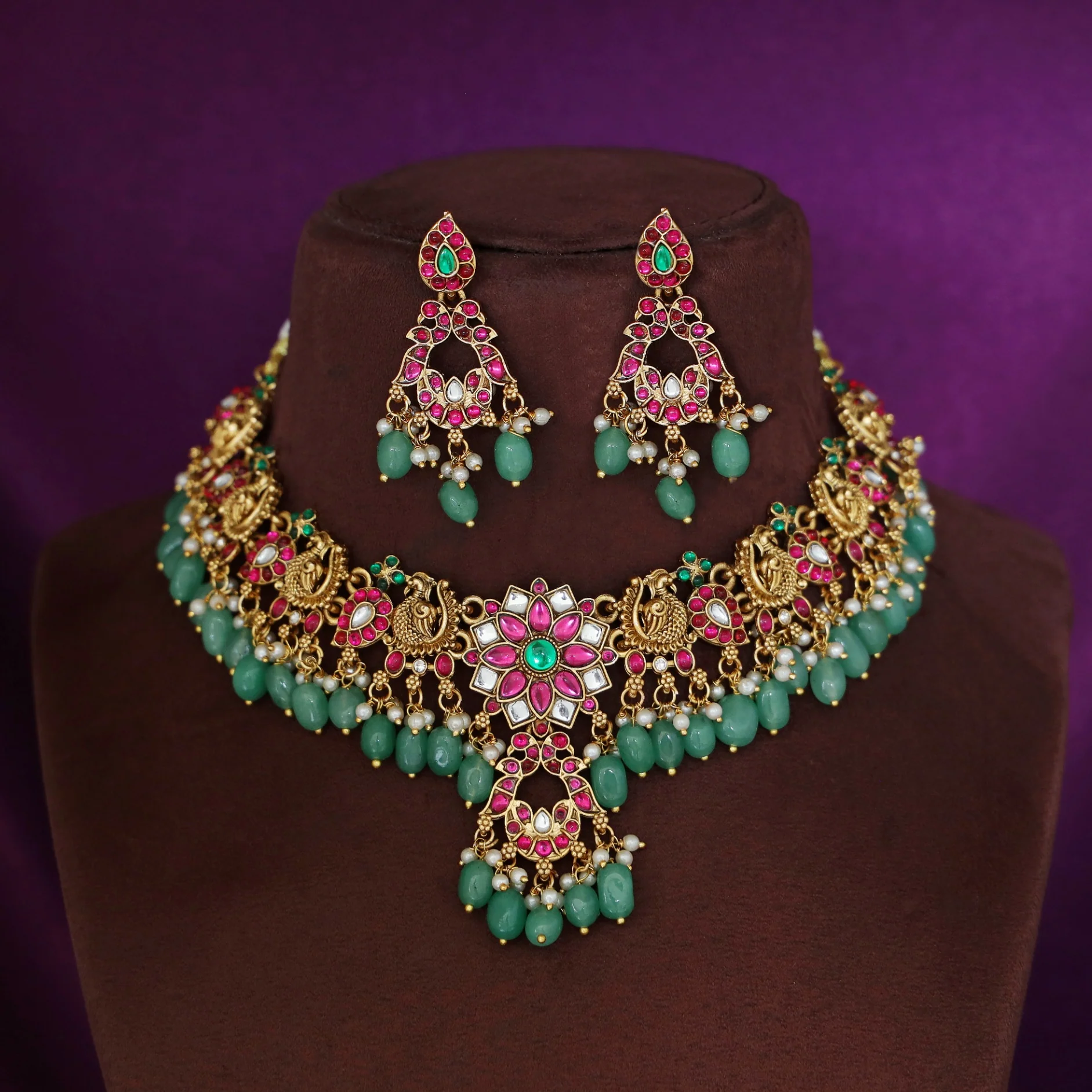 Vihaani Floral Mayura Beaded Kundan Short Neckpiece With Earring - Image 2