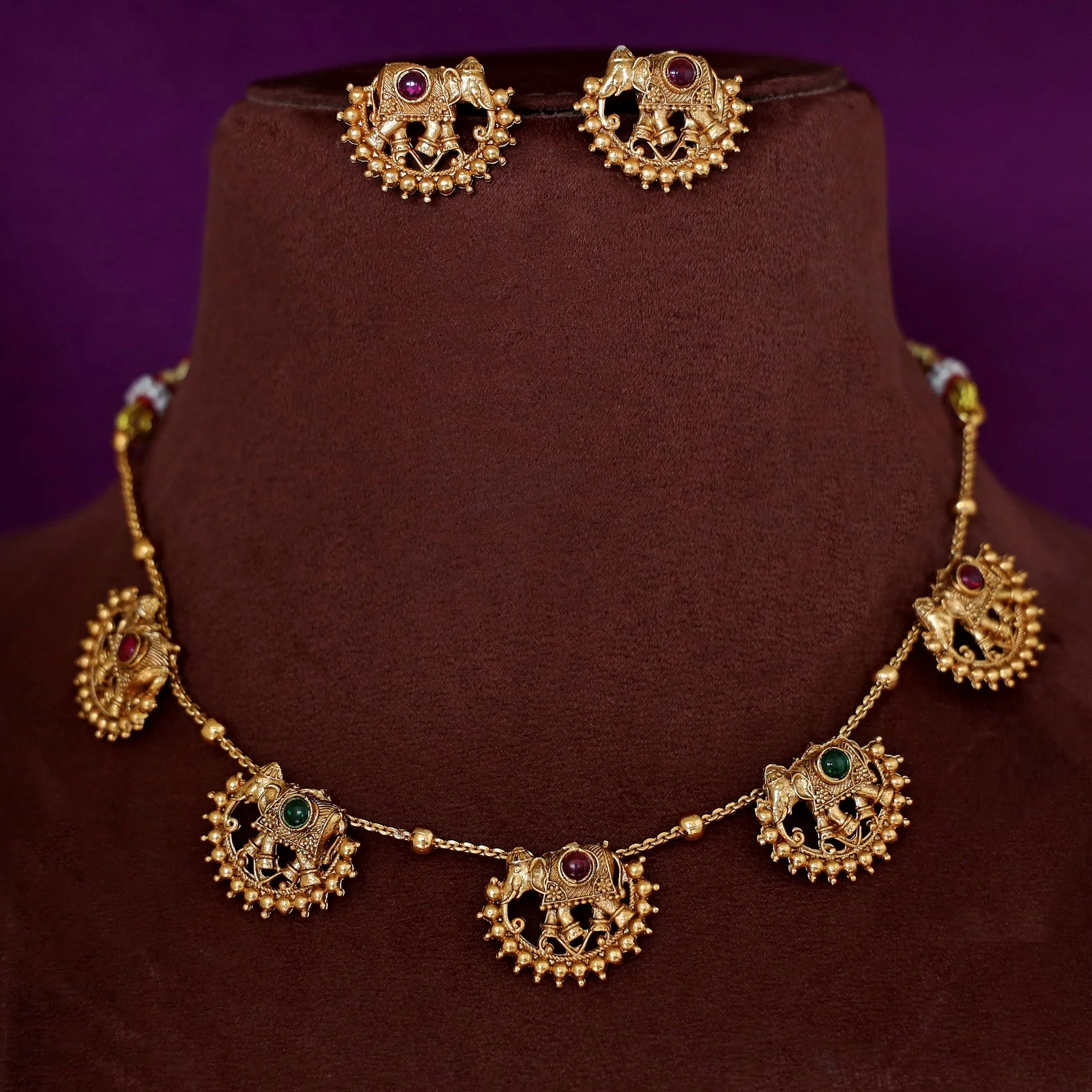 Vihana Gajavanthi Airavath Short Neckpiece With Earring - Image 2