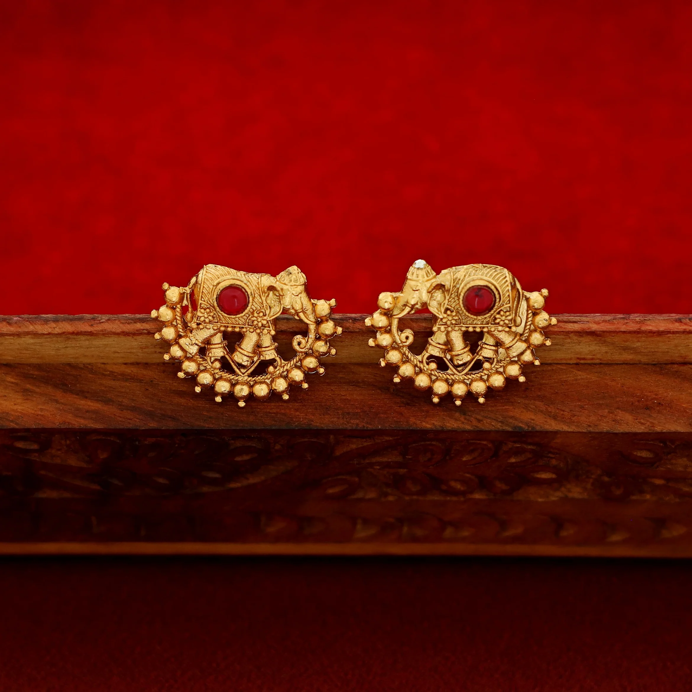 Vihana Gajavanthi Airavath Short Neckpiece With Earring - Image 7