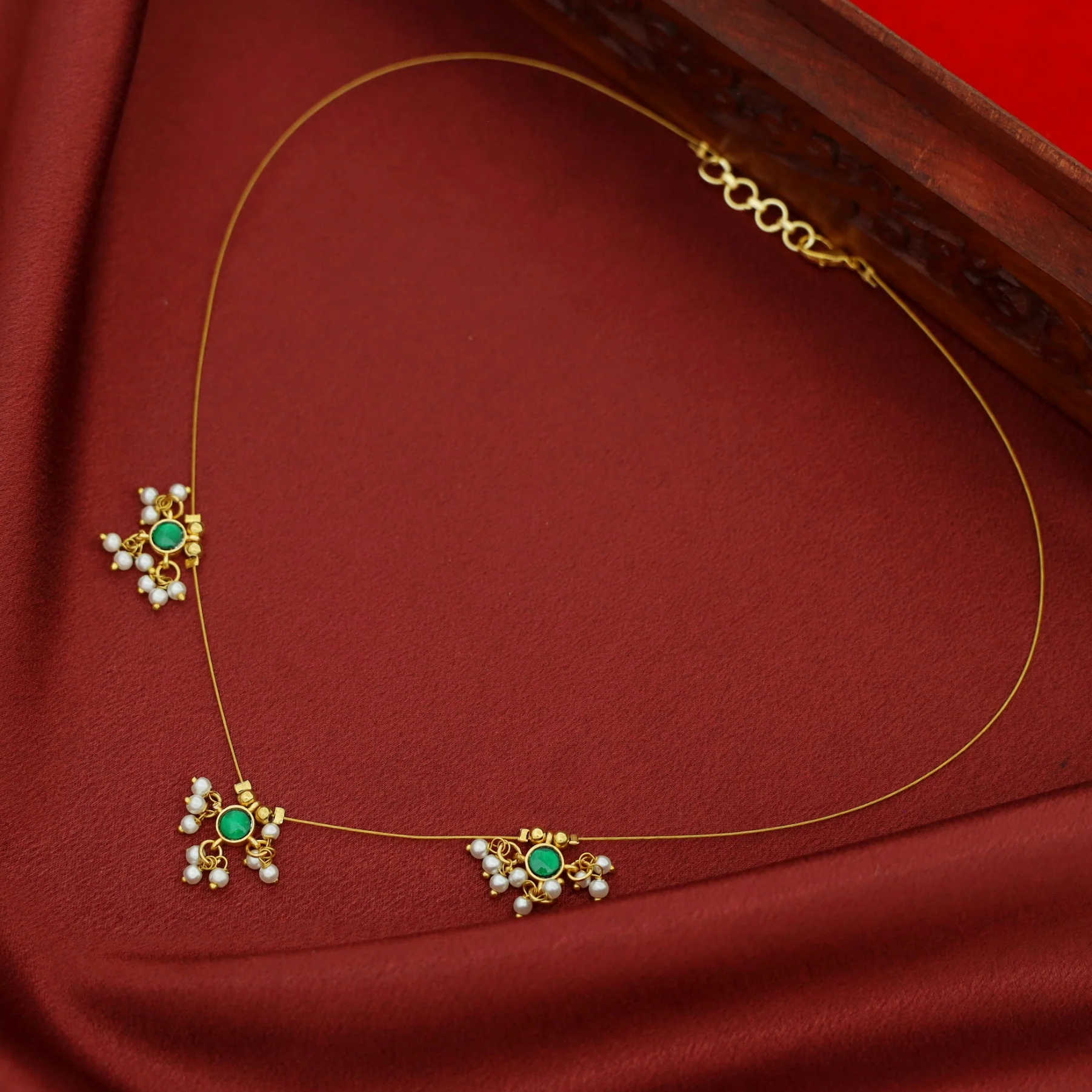 Vihara 3 Mini Circle Glossy Stone Pearl String Neckpiece - Image 10