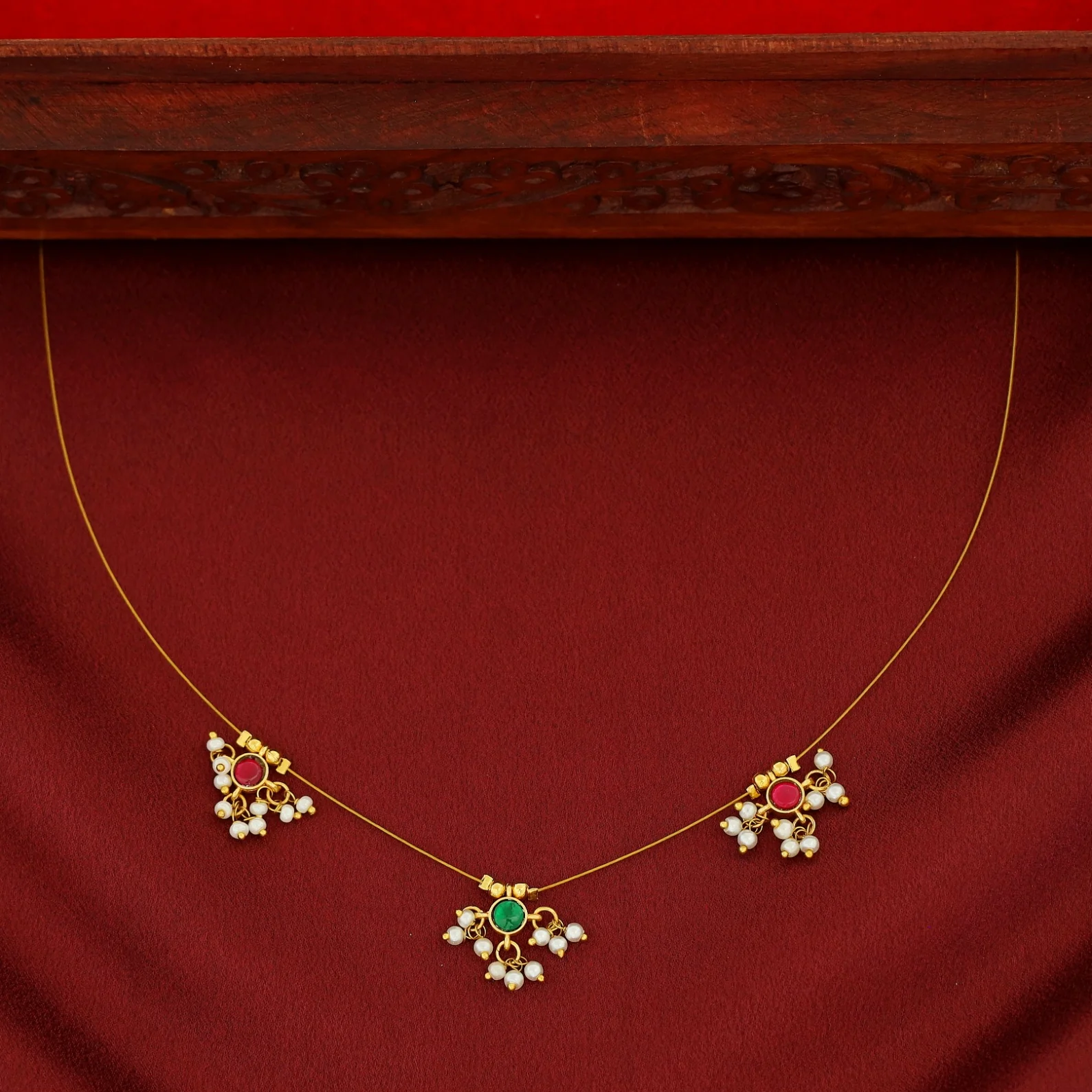 Vihara 3 Mini Circle Glossy Stone Pearl String Neckpiece - Image 5