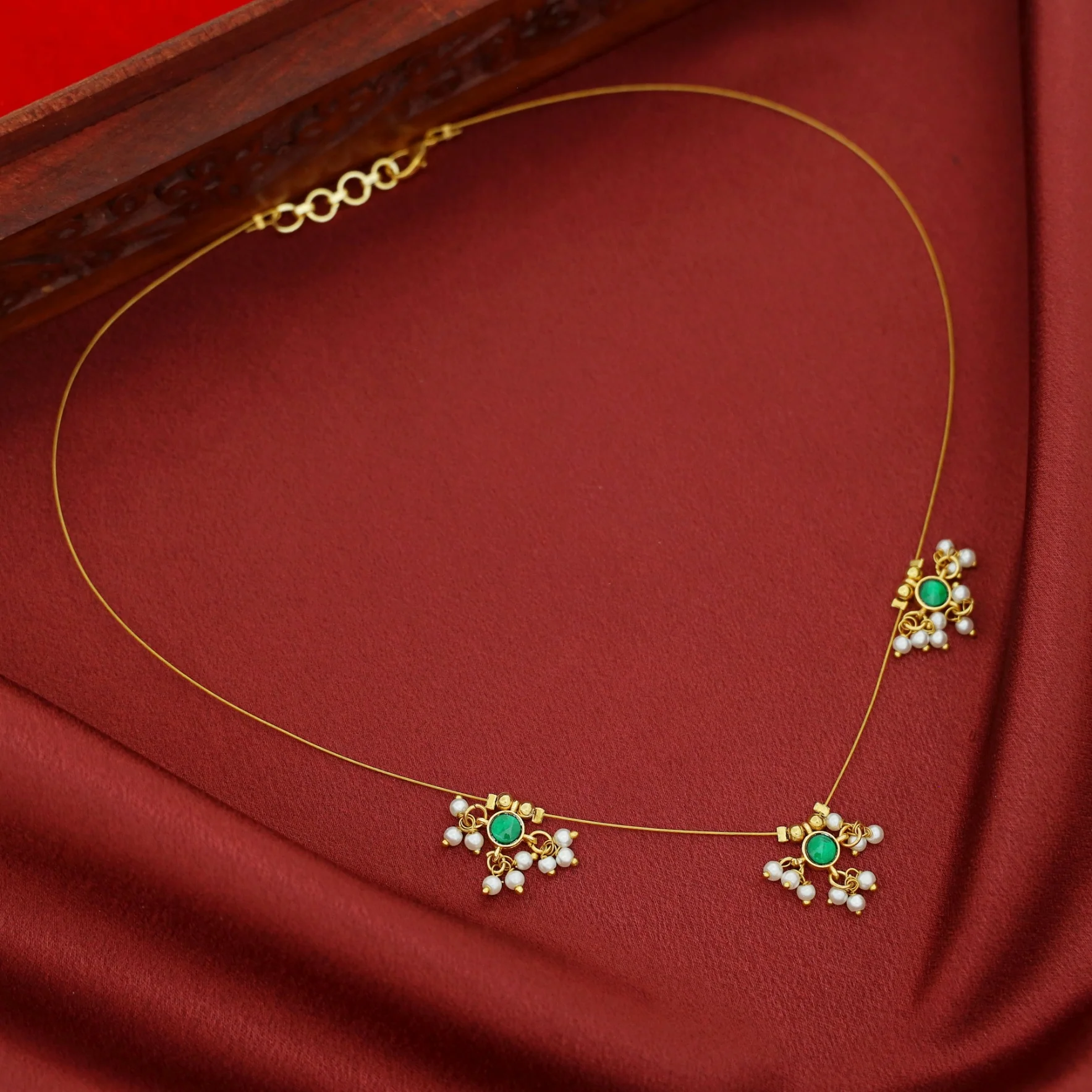Vihara 3 Mini Circle Glossy Stone Pearl String Neckpiece - Image 9