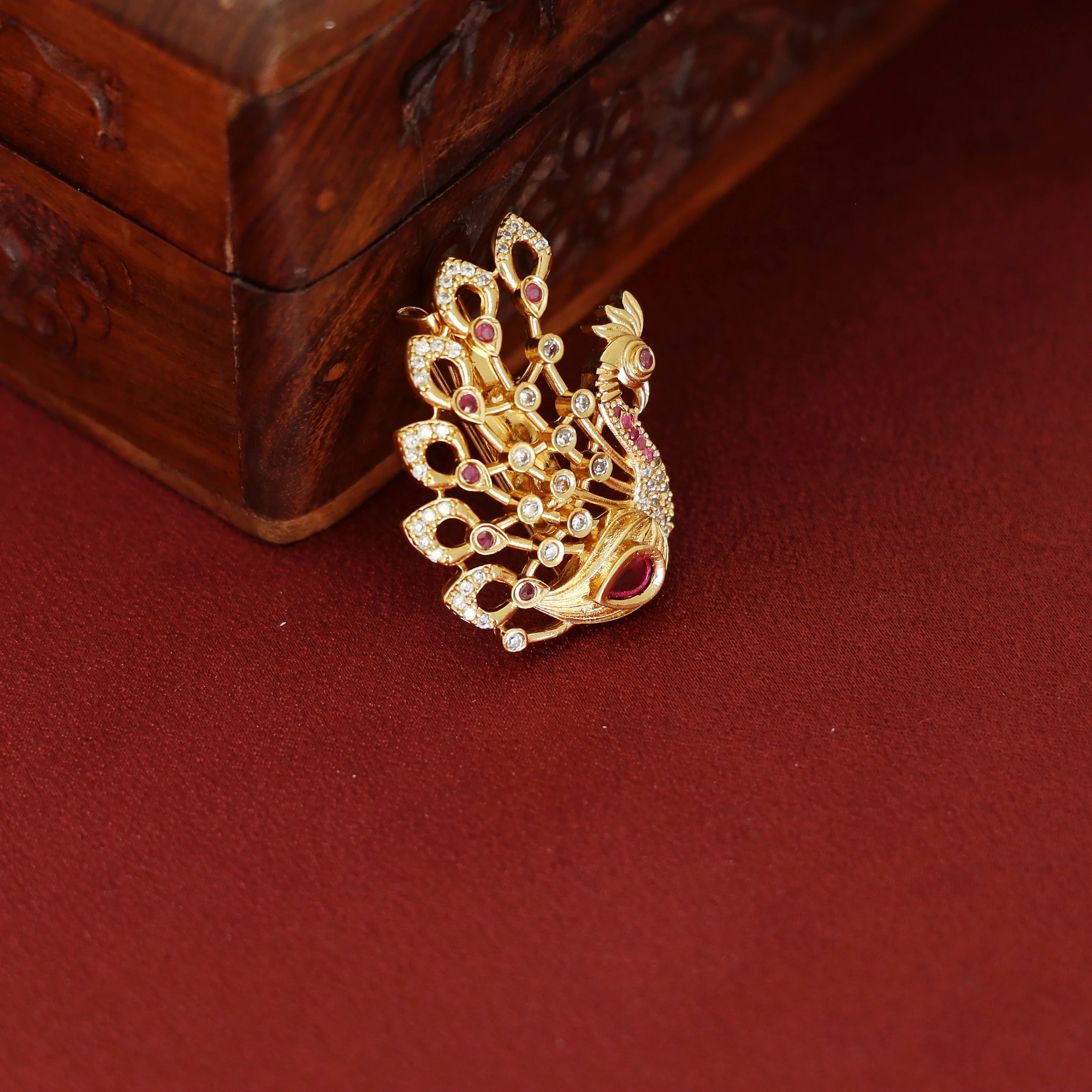 Viharika Peacock Saree Pin - Image 3