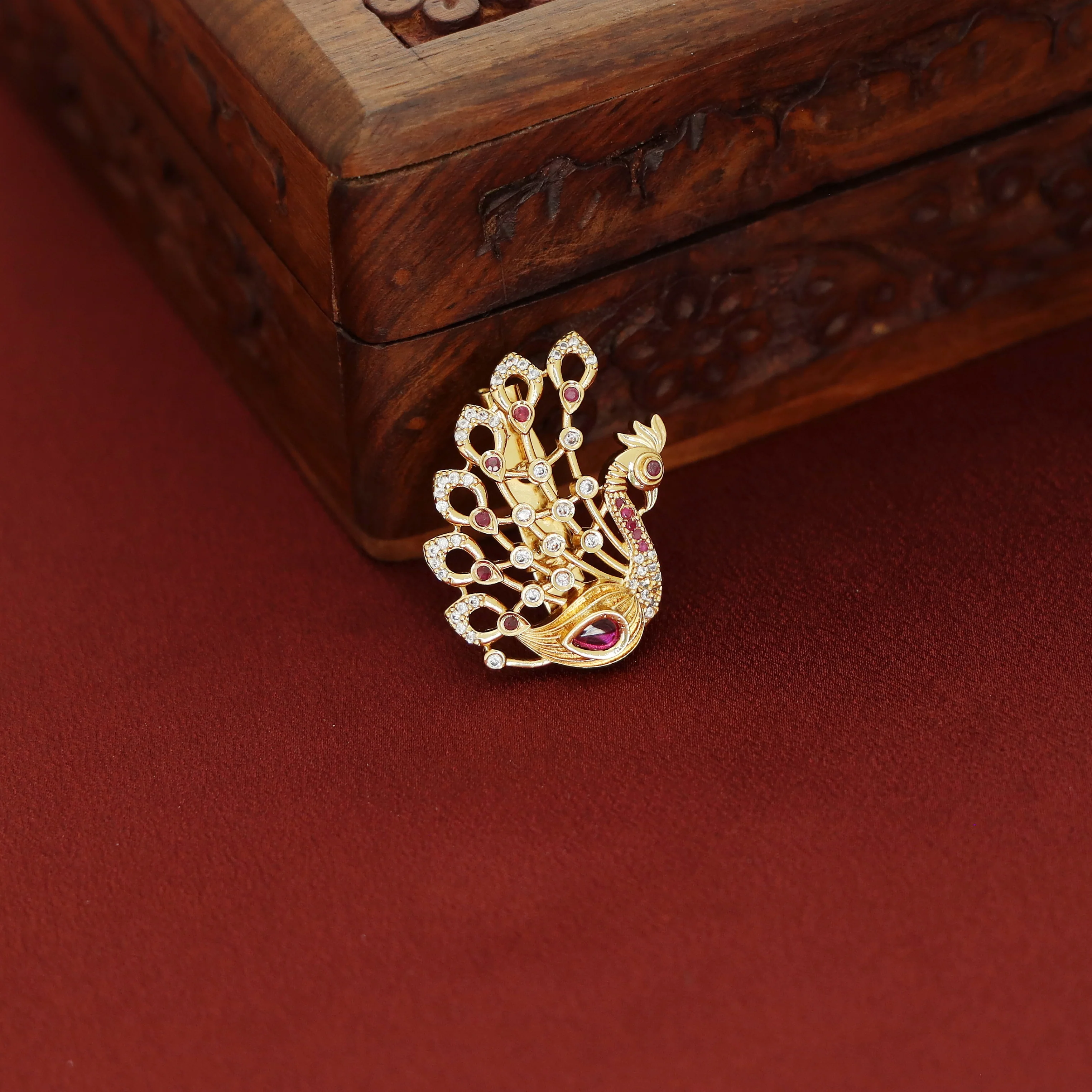 Viharika Peacock Saree Pin - Image 4