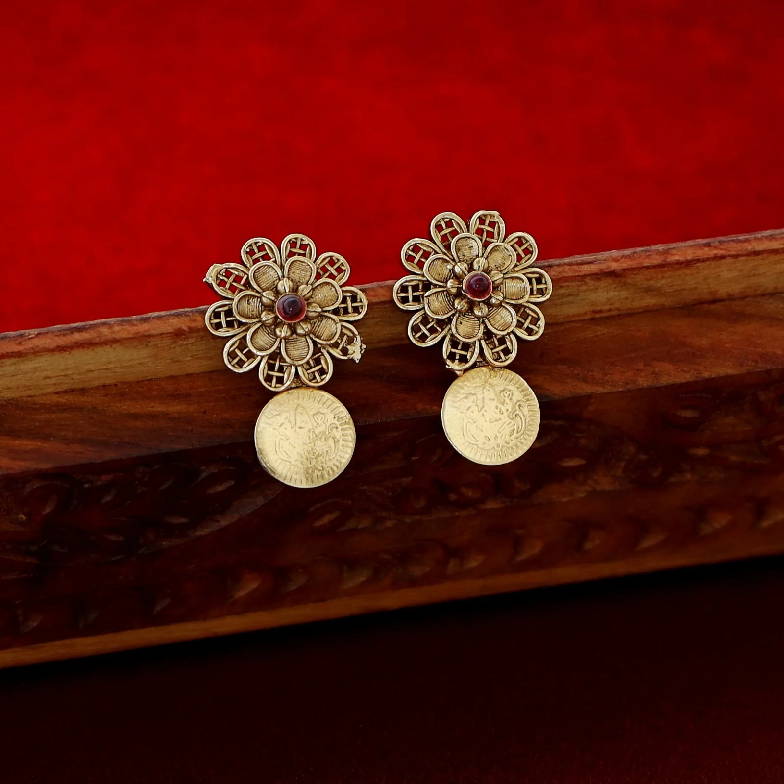 Vimala Flower Kashi Neckpiece With Earring - Image 11