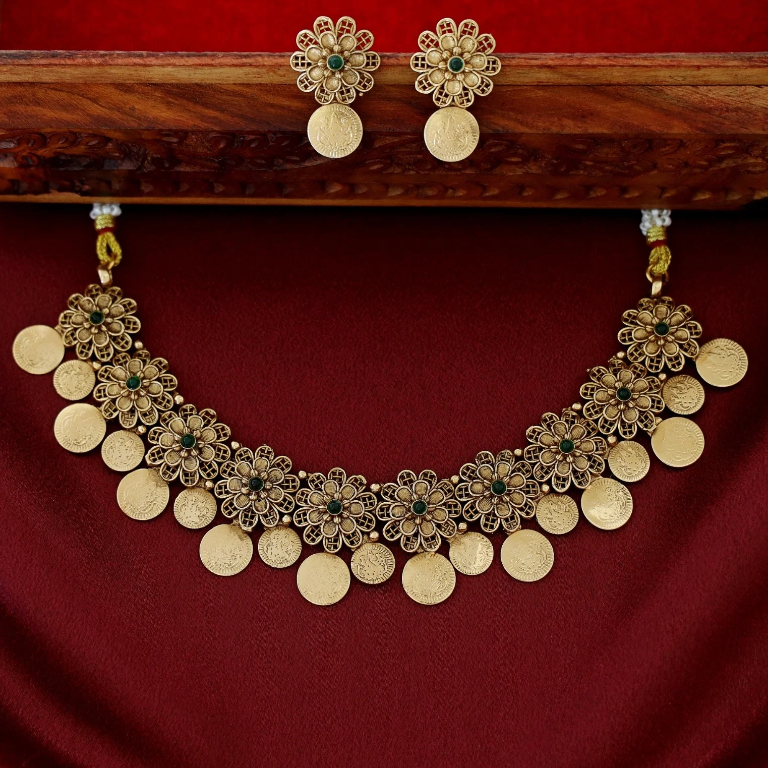 Vimala Flower Kashi Neckpiece With Earring - Image 3