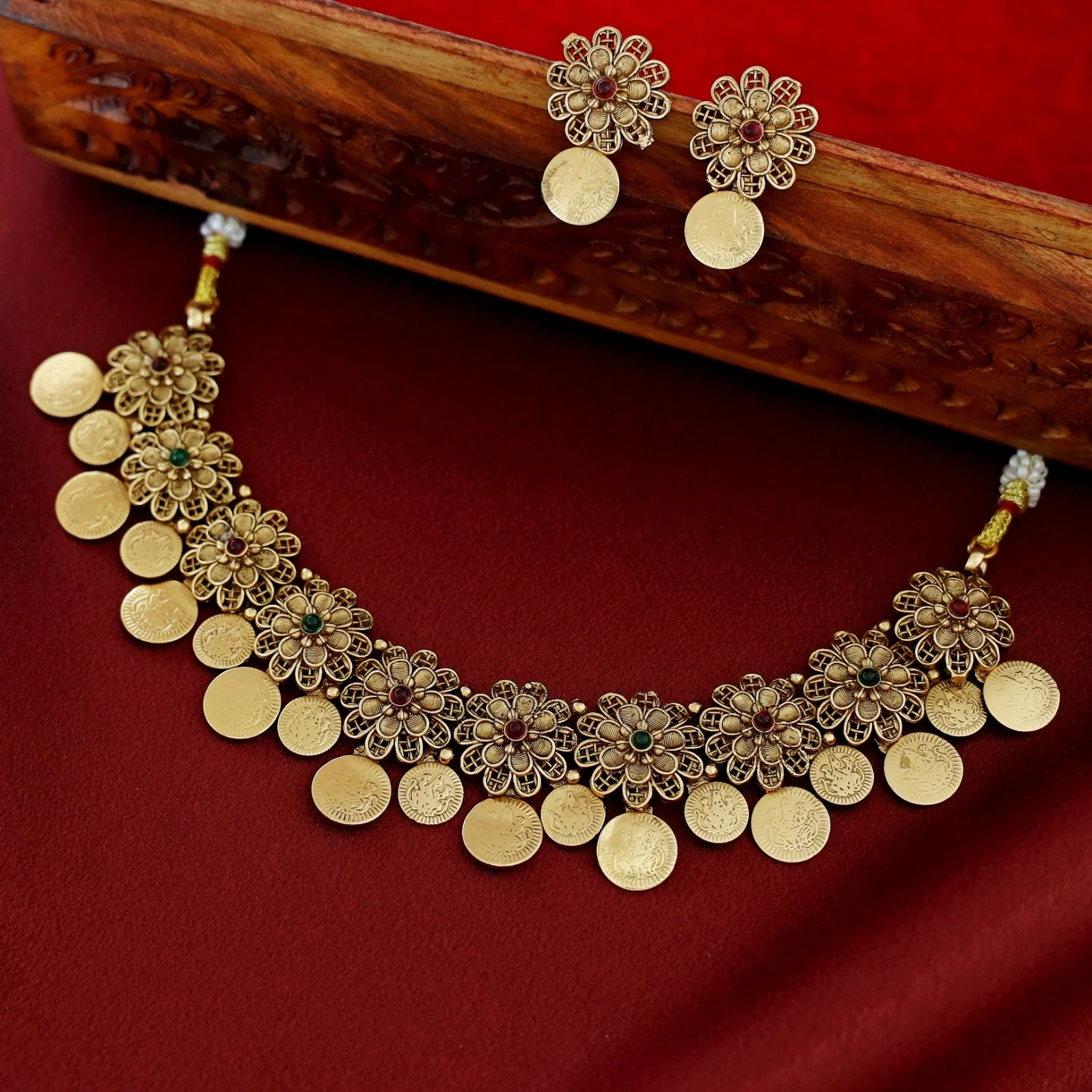 Vimala Flower Kashi Neckpiece With Earring - Image 8