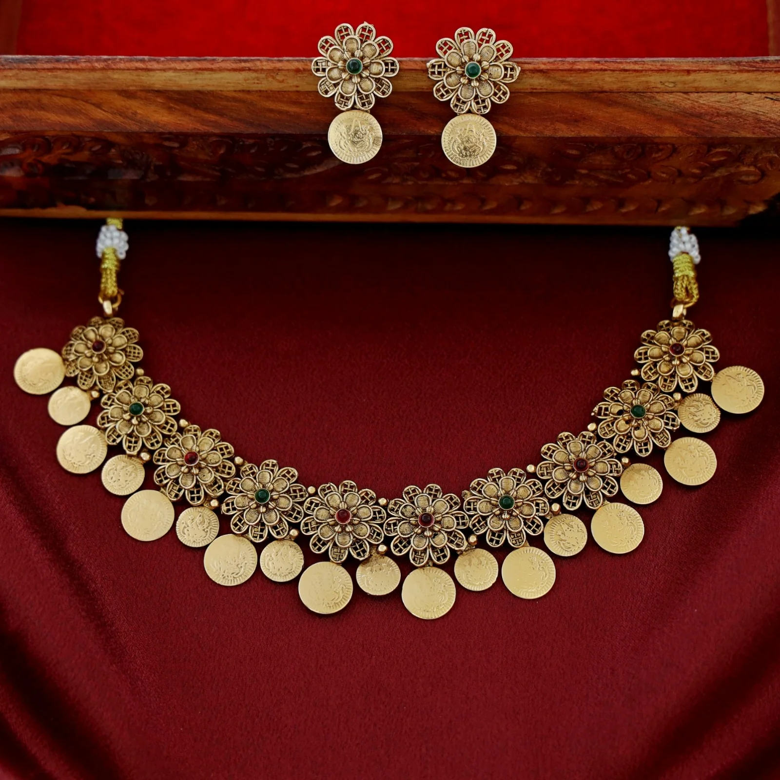 Vimala Flower Kashi Neckpiece With Earring - Image 9