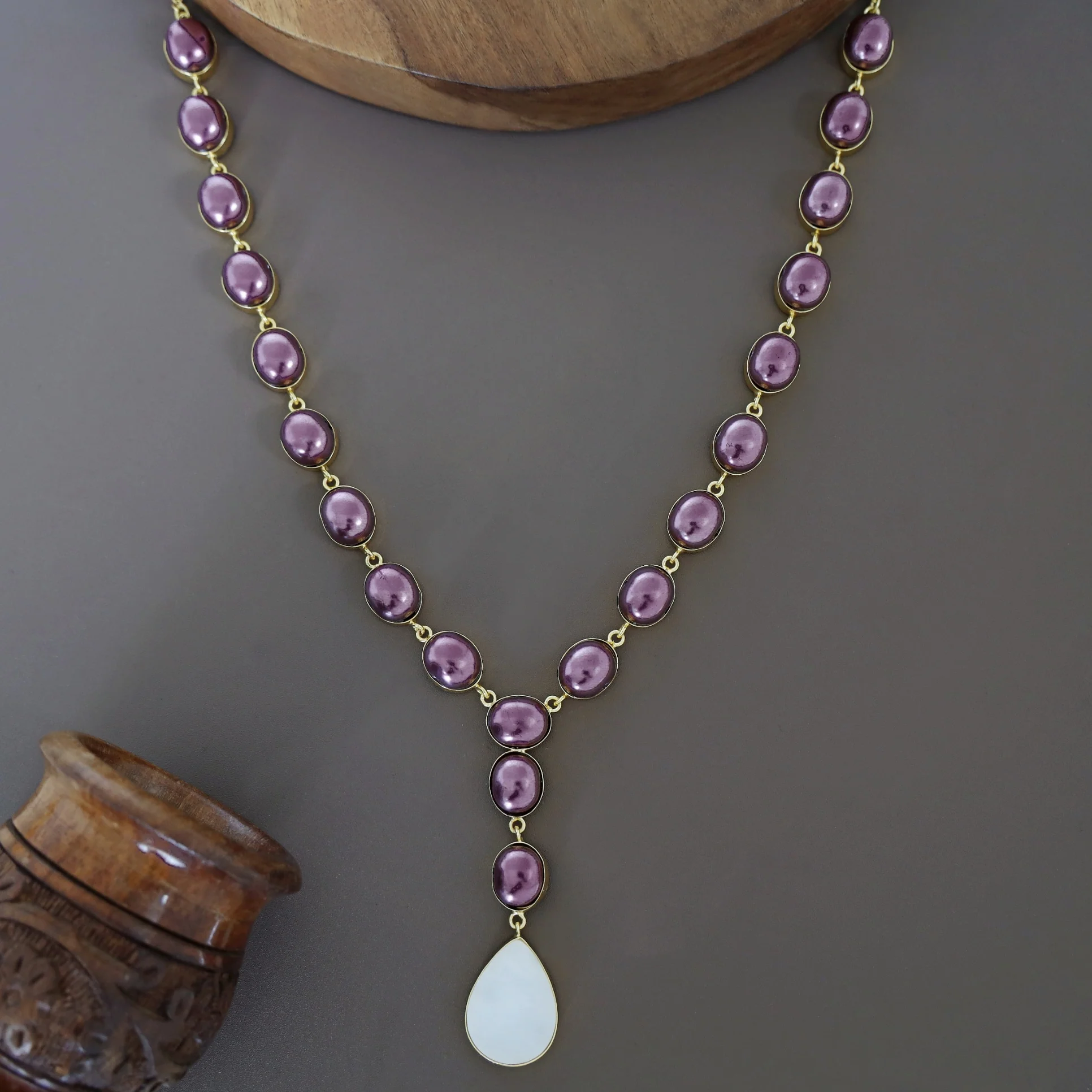 Vincy Oval Pearl MOP Neckpiece - Image 10