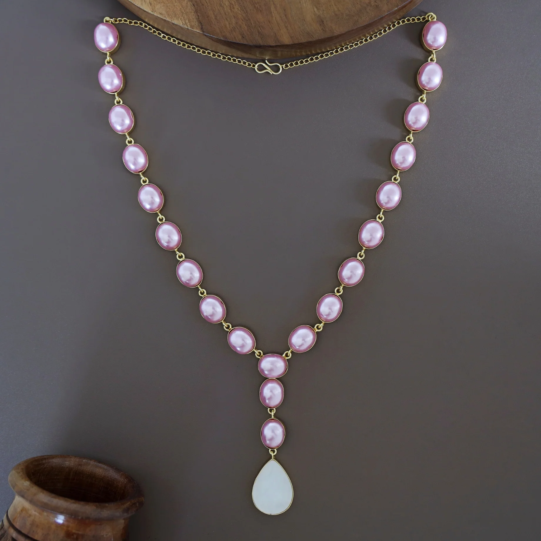 Vincy Oval Pearl MOP Neckpiece - Image 13