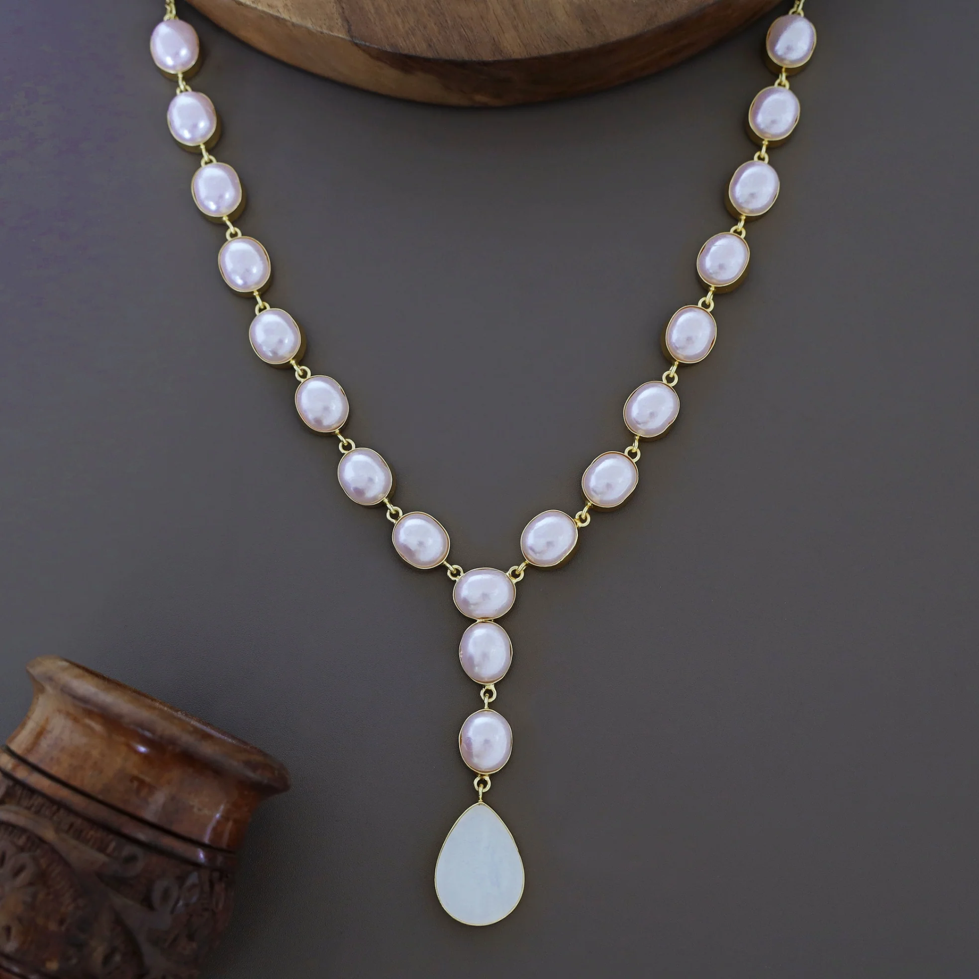 Vincy Oval Pearl MOP Neckpiece - Image 9