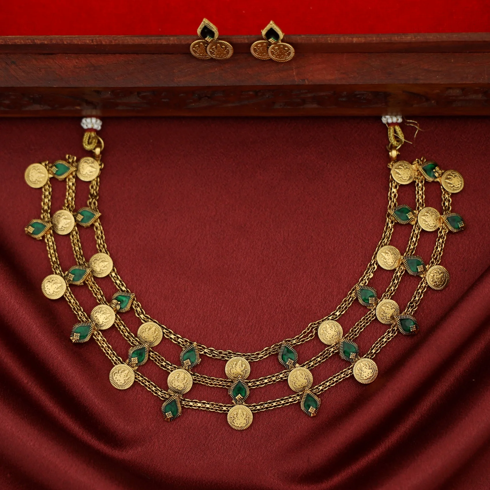 Viransha 3 Layer Kashi Palakka Choker With Earring - Image 3